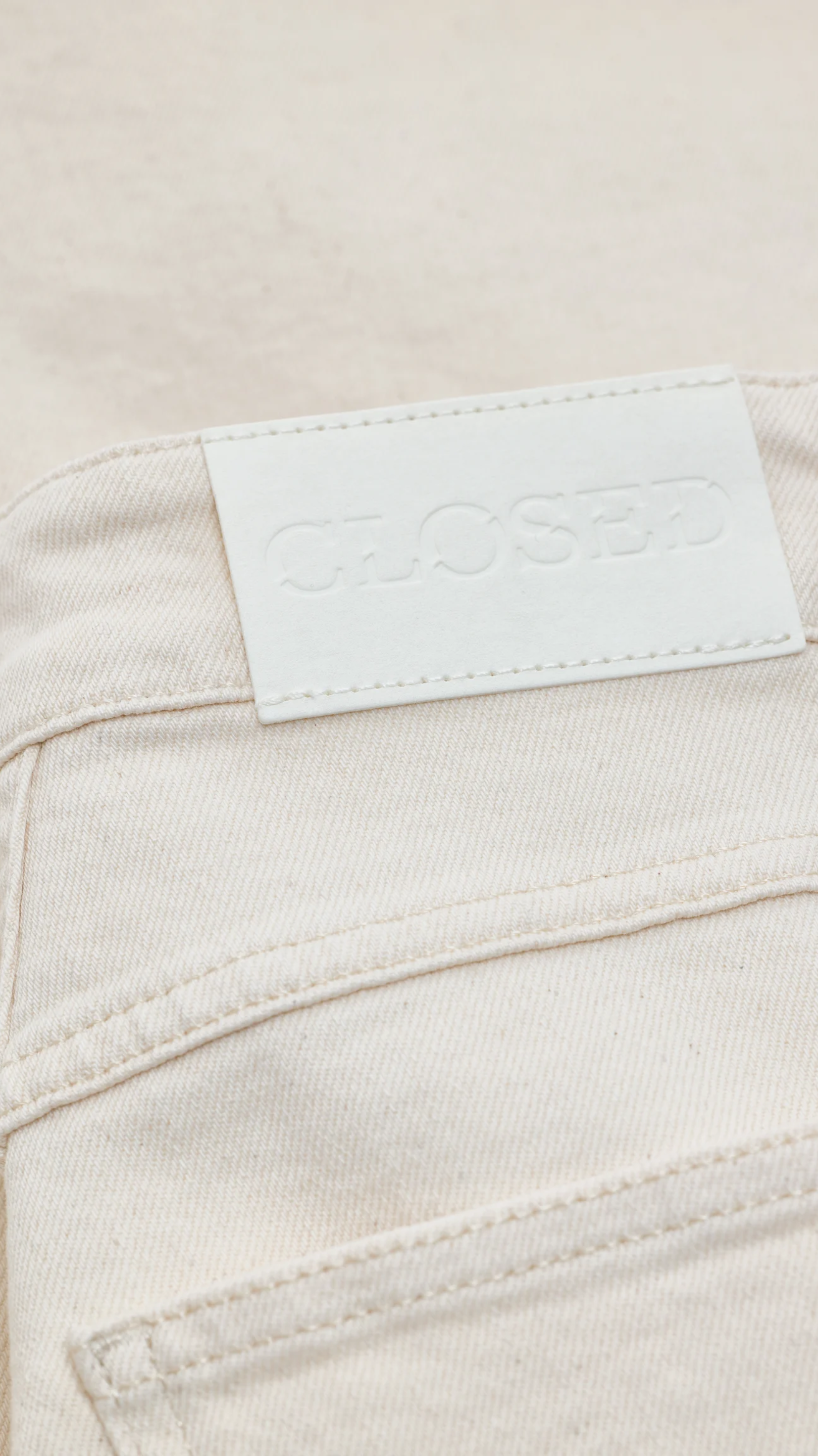 Closed Glow-up Wide Jean in Ivory