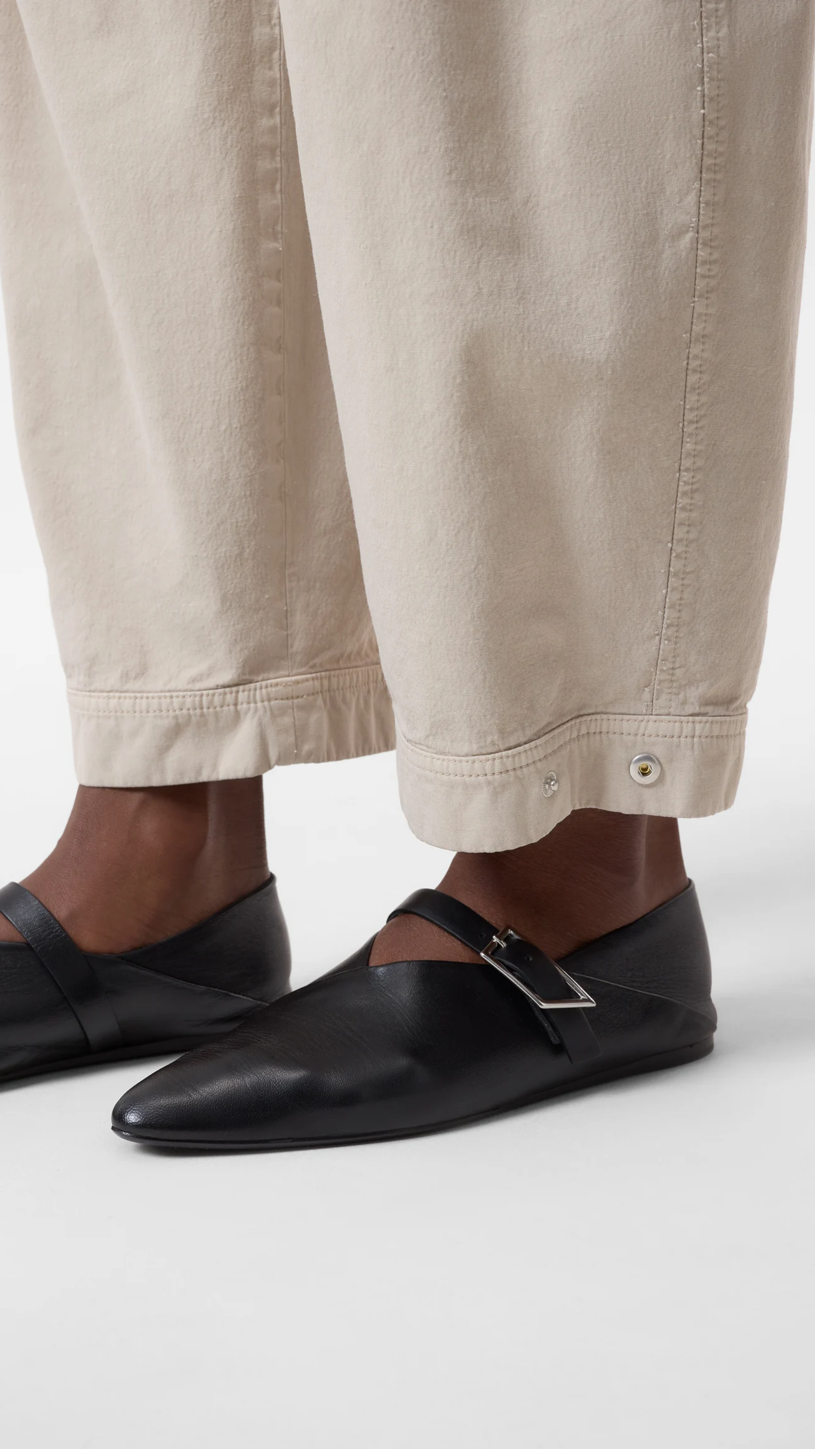 Closed Rhannon Barrel Pants in Soft Beige
