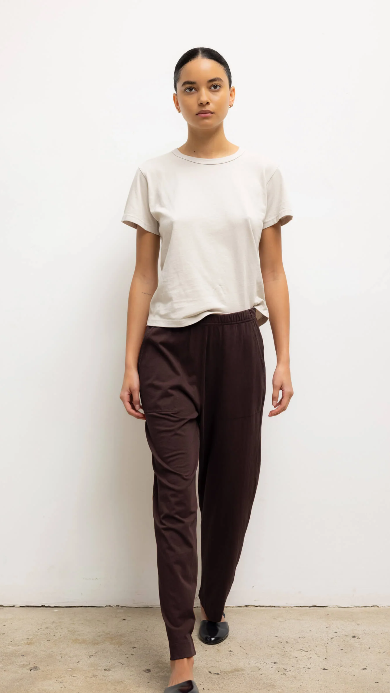 LESET Margo Tapered Pocket Pant in Chocolate