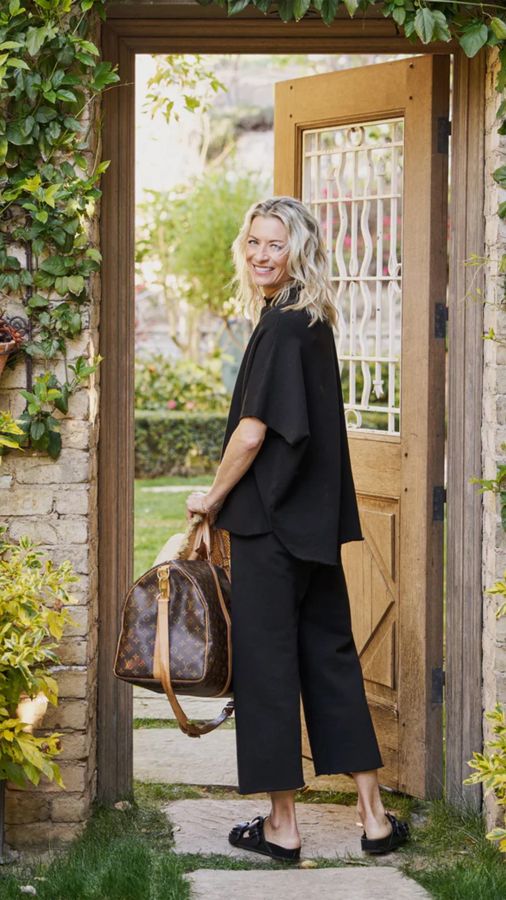 Frank & Eileen Malibu Travel Set in Black