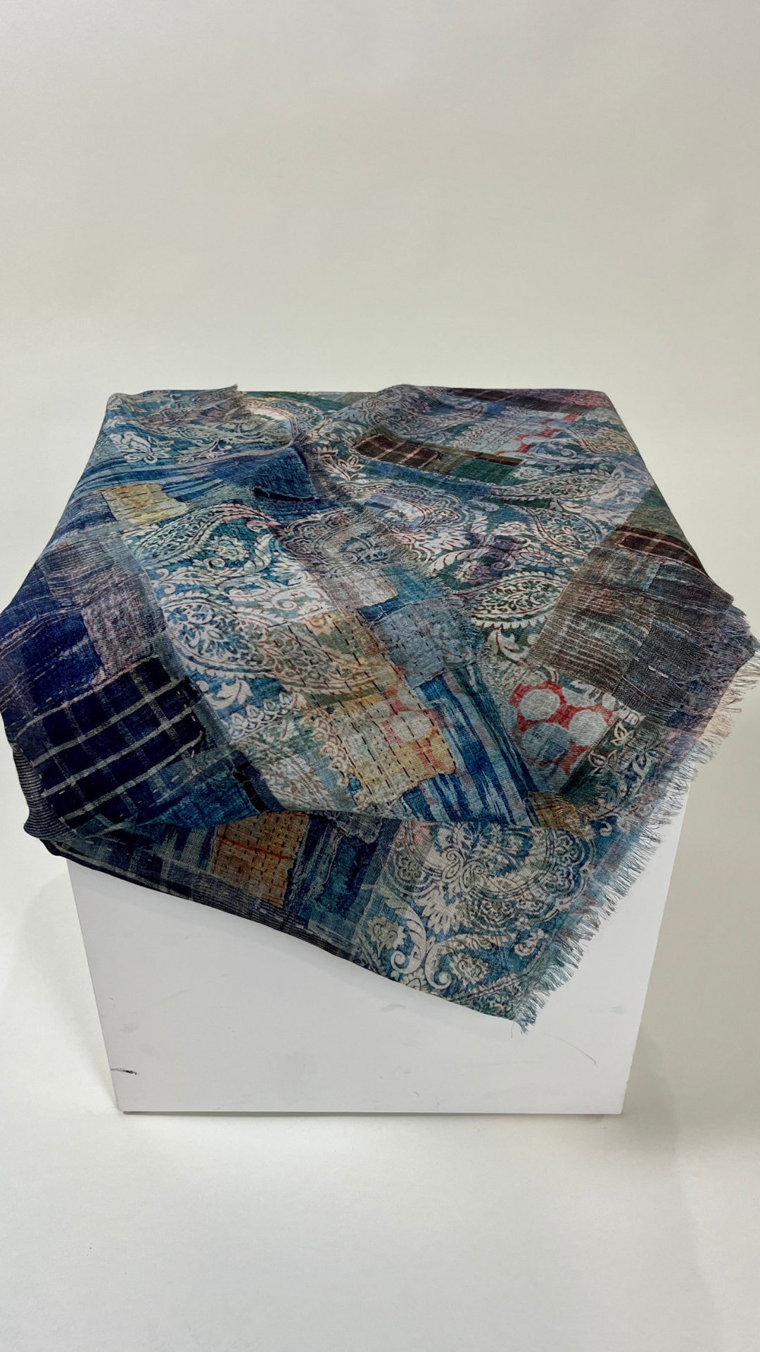 Alonpi Astridzu Square Scarf