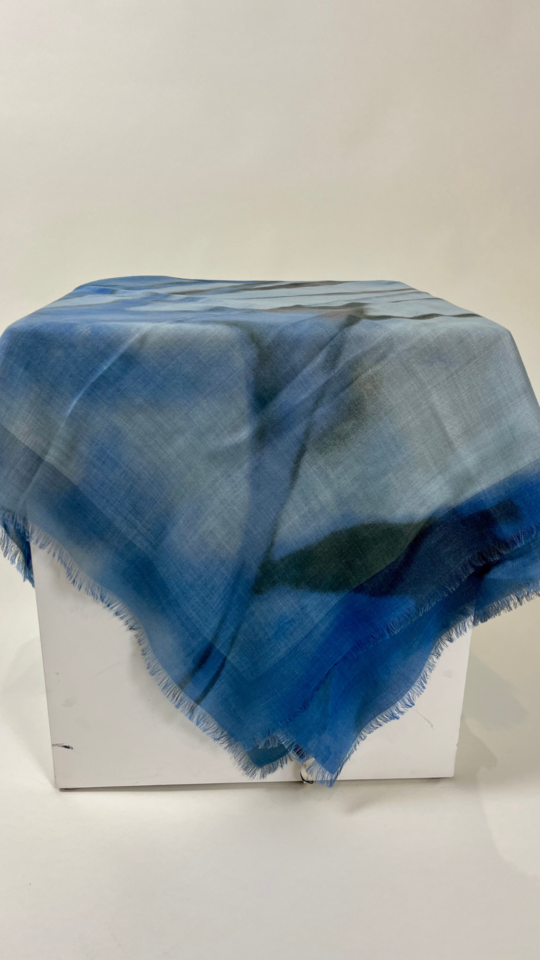 Alonpi Astridzu Square Scarf