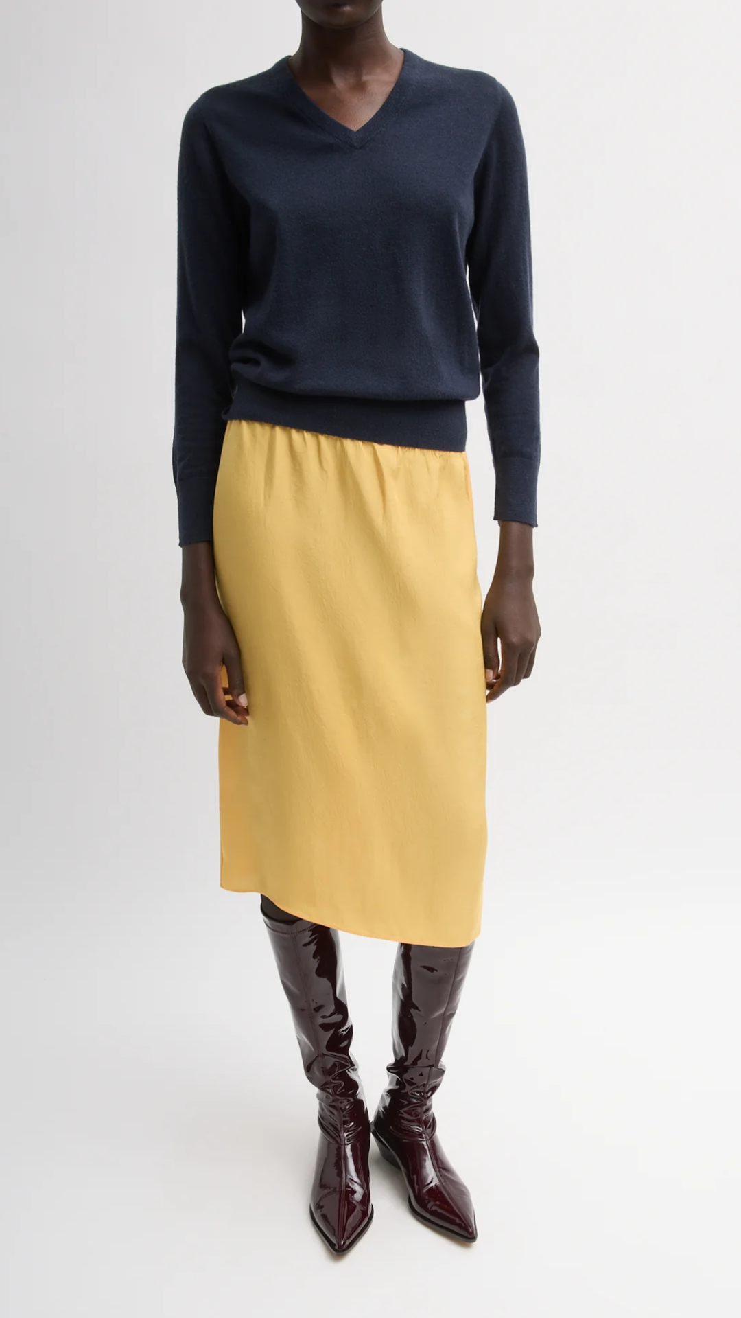 Tibi Shrunken V-Neck Sweater in Navy