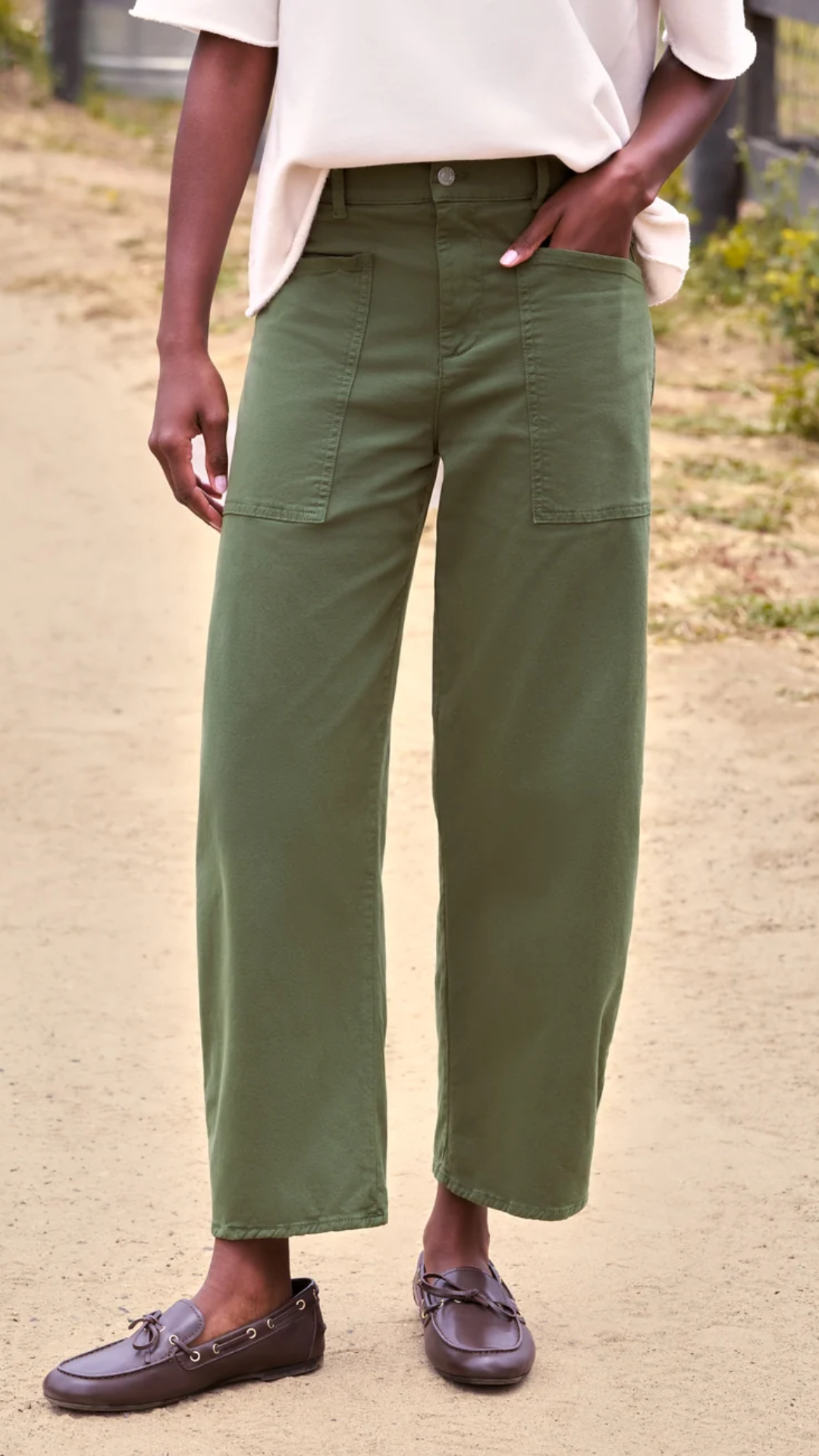 Frank & Eileen Bray Everyday Barrel Pant in Army