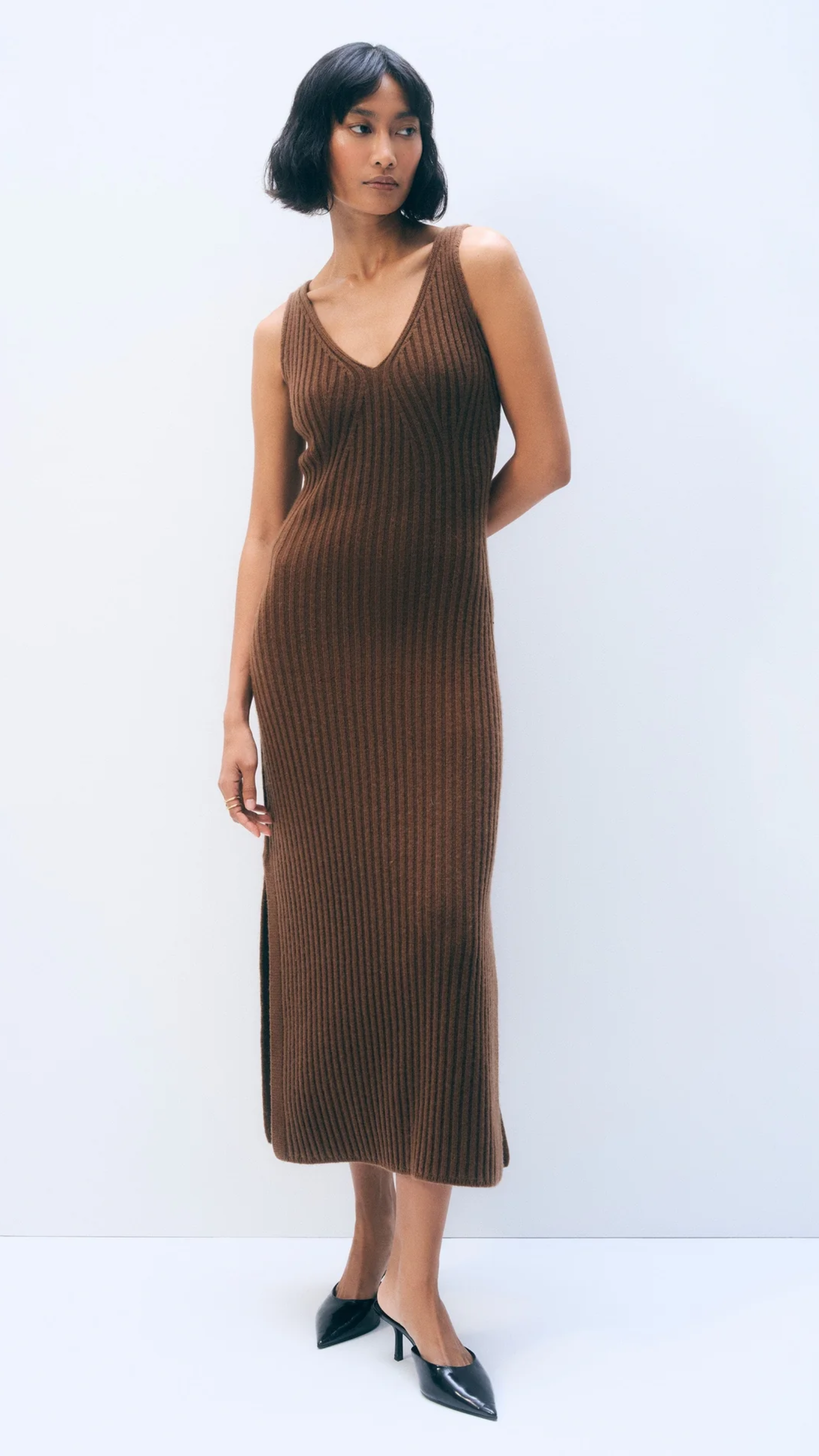 White + Warren Cashmere Blend Ribbed Midi Dress in Umber