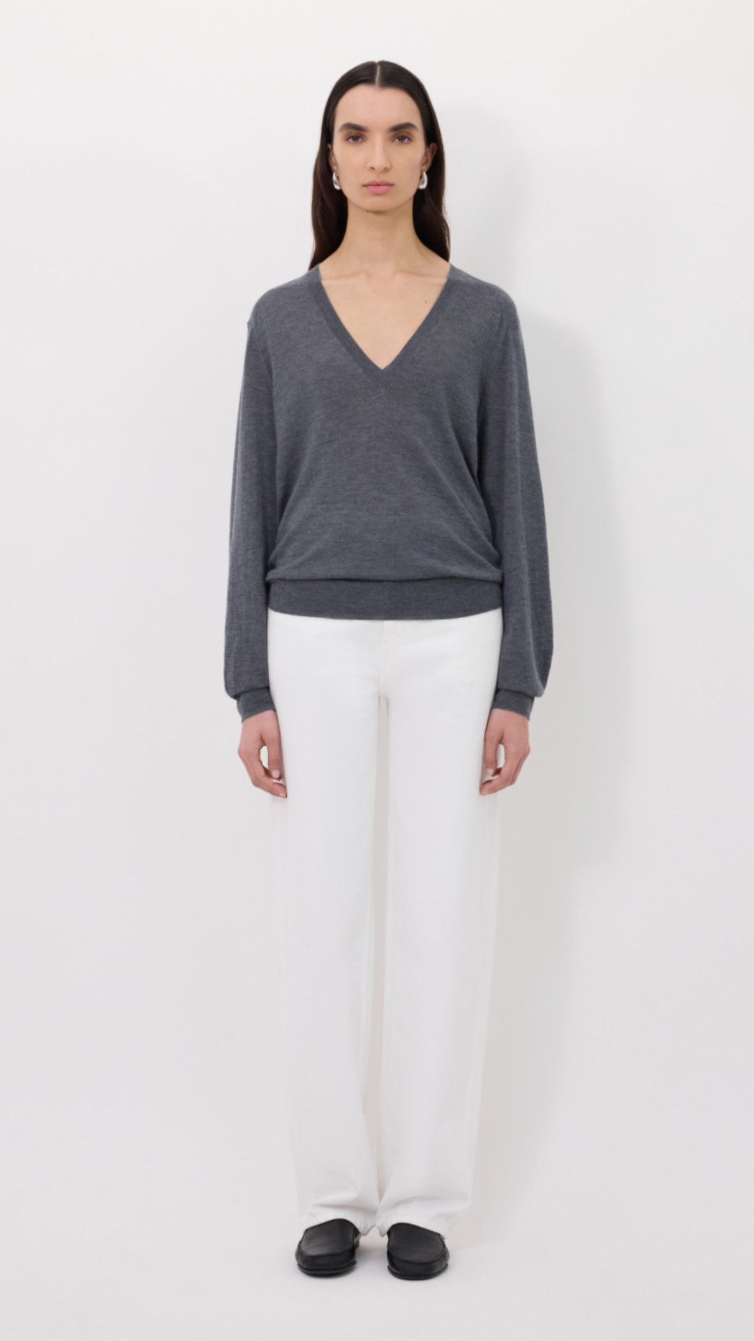 LouLou de Saison Julio V Neck Fine Knit Sweater in Anthracite
