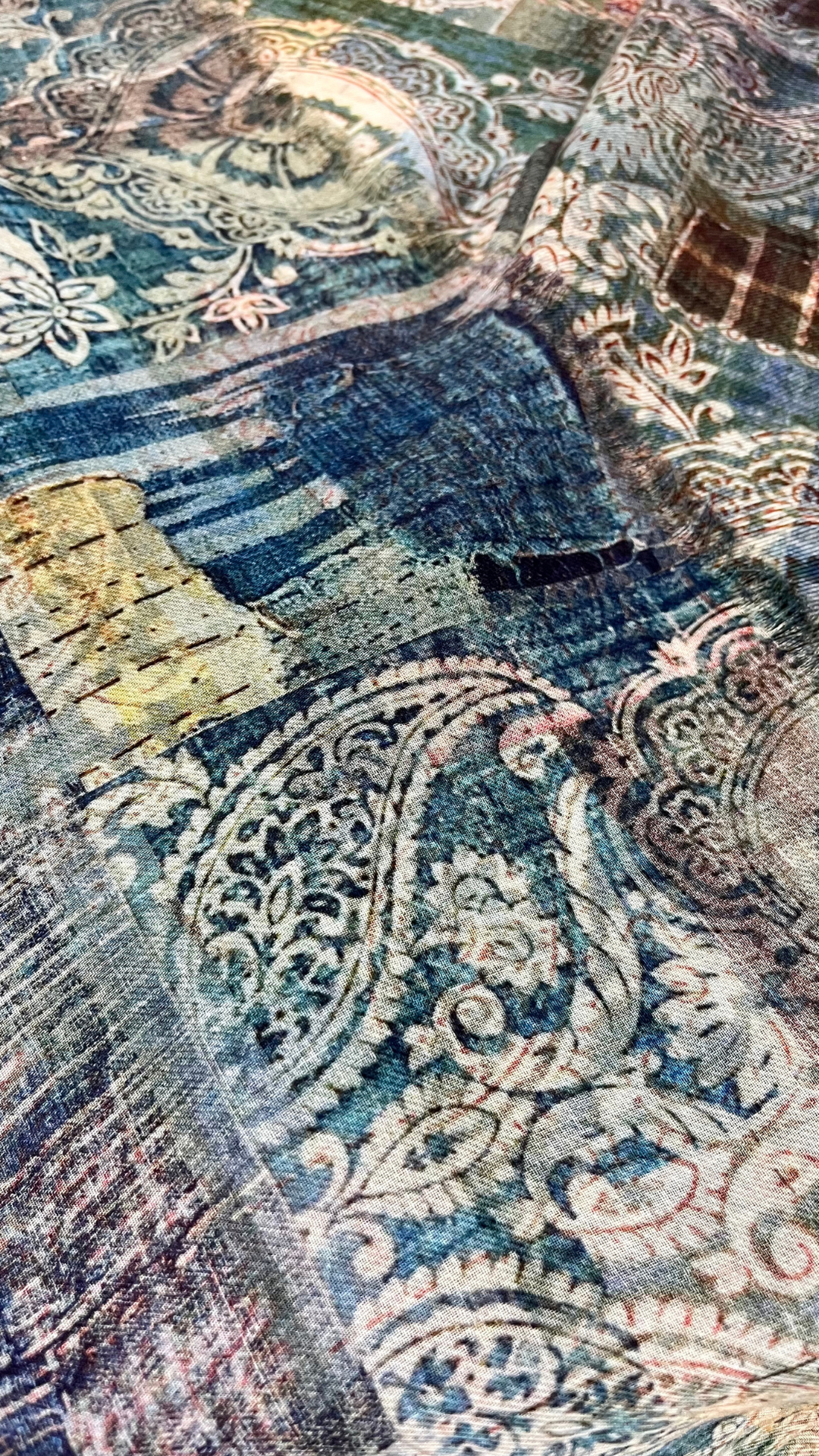 Alonpi Astridzu Square Scarf