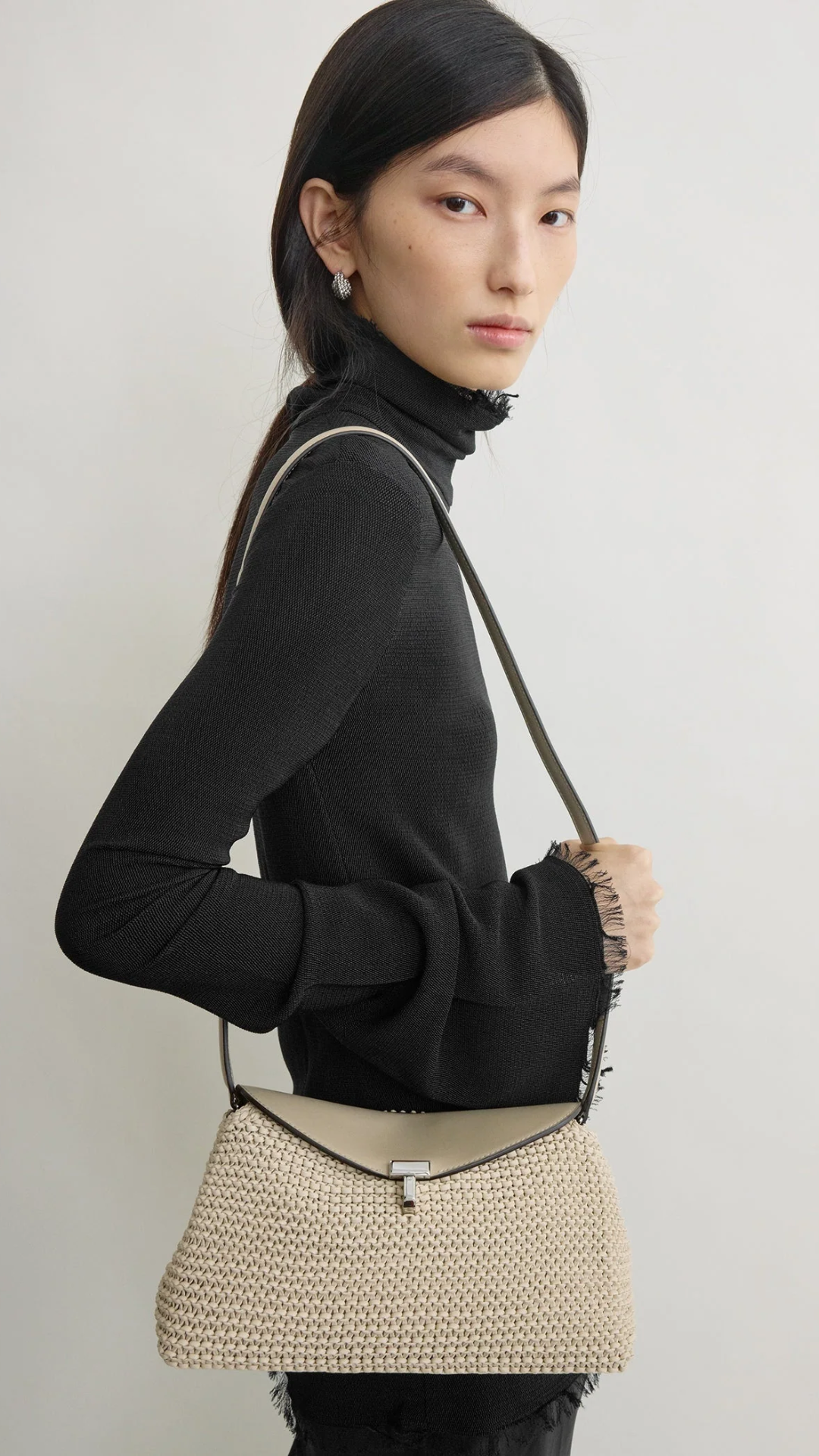 Toteme T-lock Woven-Leather Clutch in Fawn