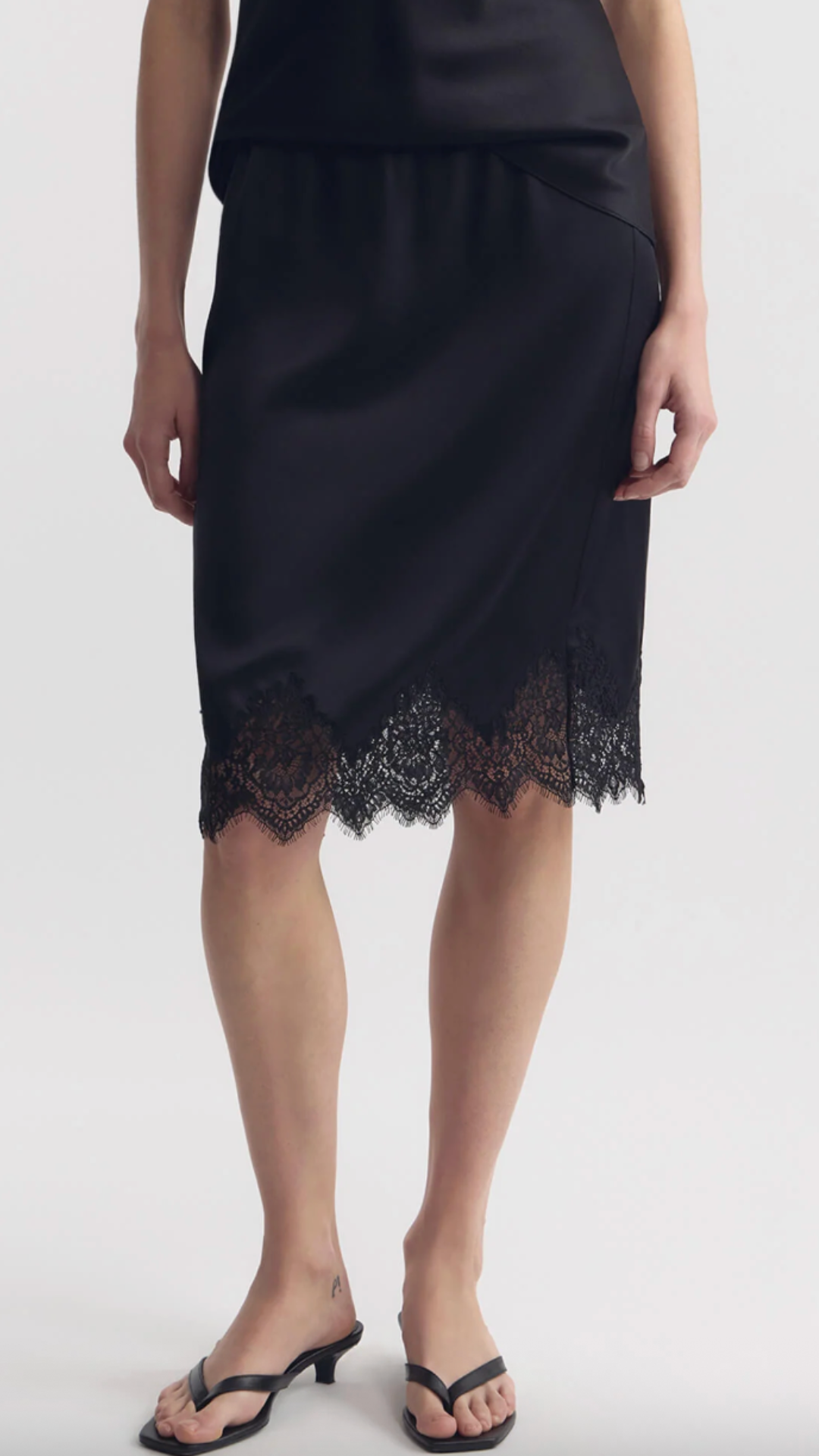 Nili Lotan Thea Lace Skirt in Black