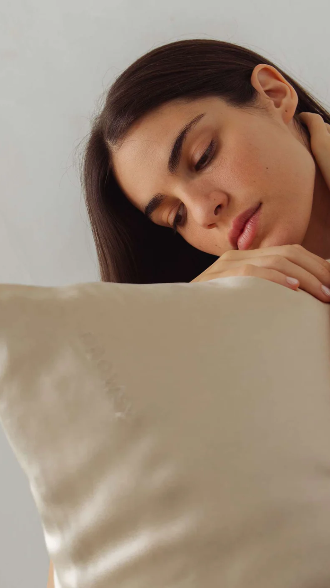 Drowsy Silk Pillowcase in Dusty Gold