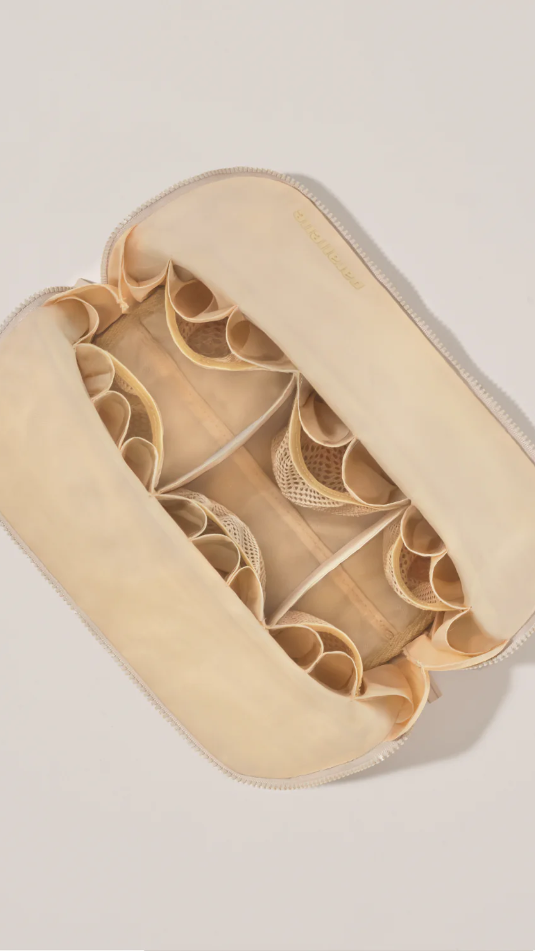 Parallelle The Large Traveller in Bisque