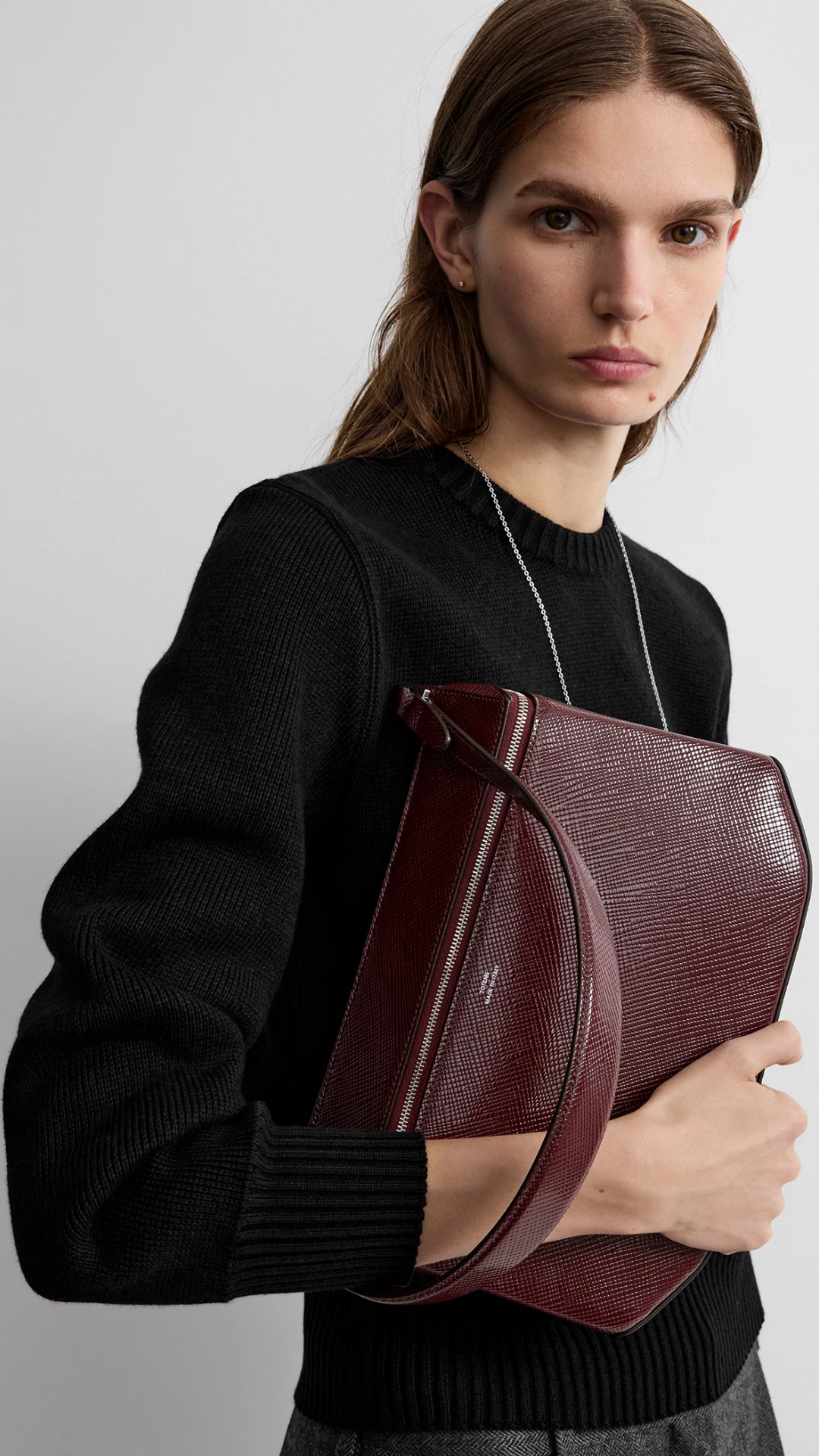 Toteme Clip Palmellato Patent Shoulder Bag in Cherry