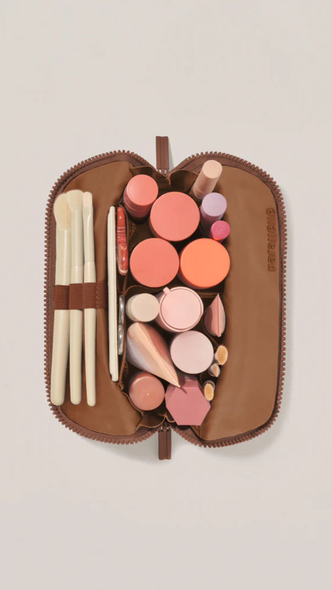 Parallelle The Small Traveller in Vicuna