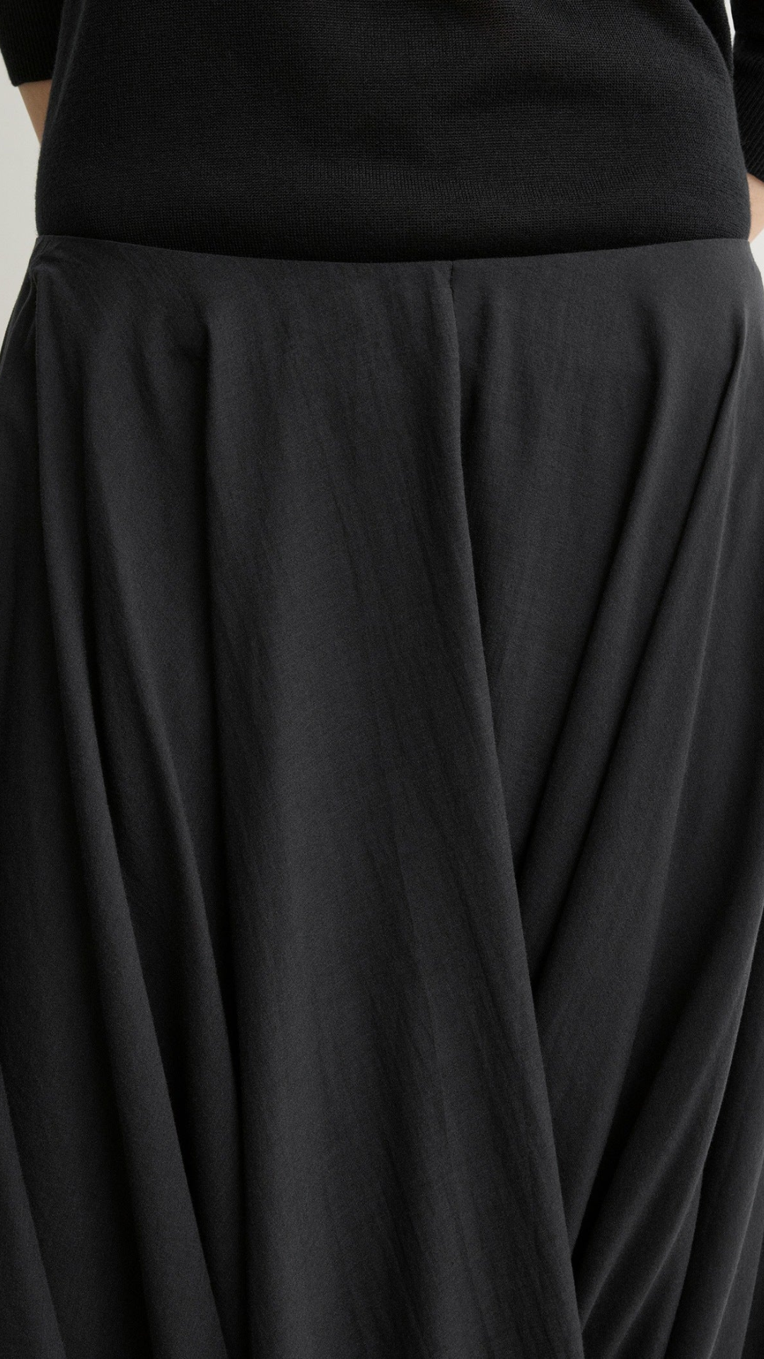 Toteme Cocoon Skirt in Black