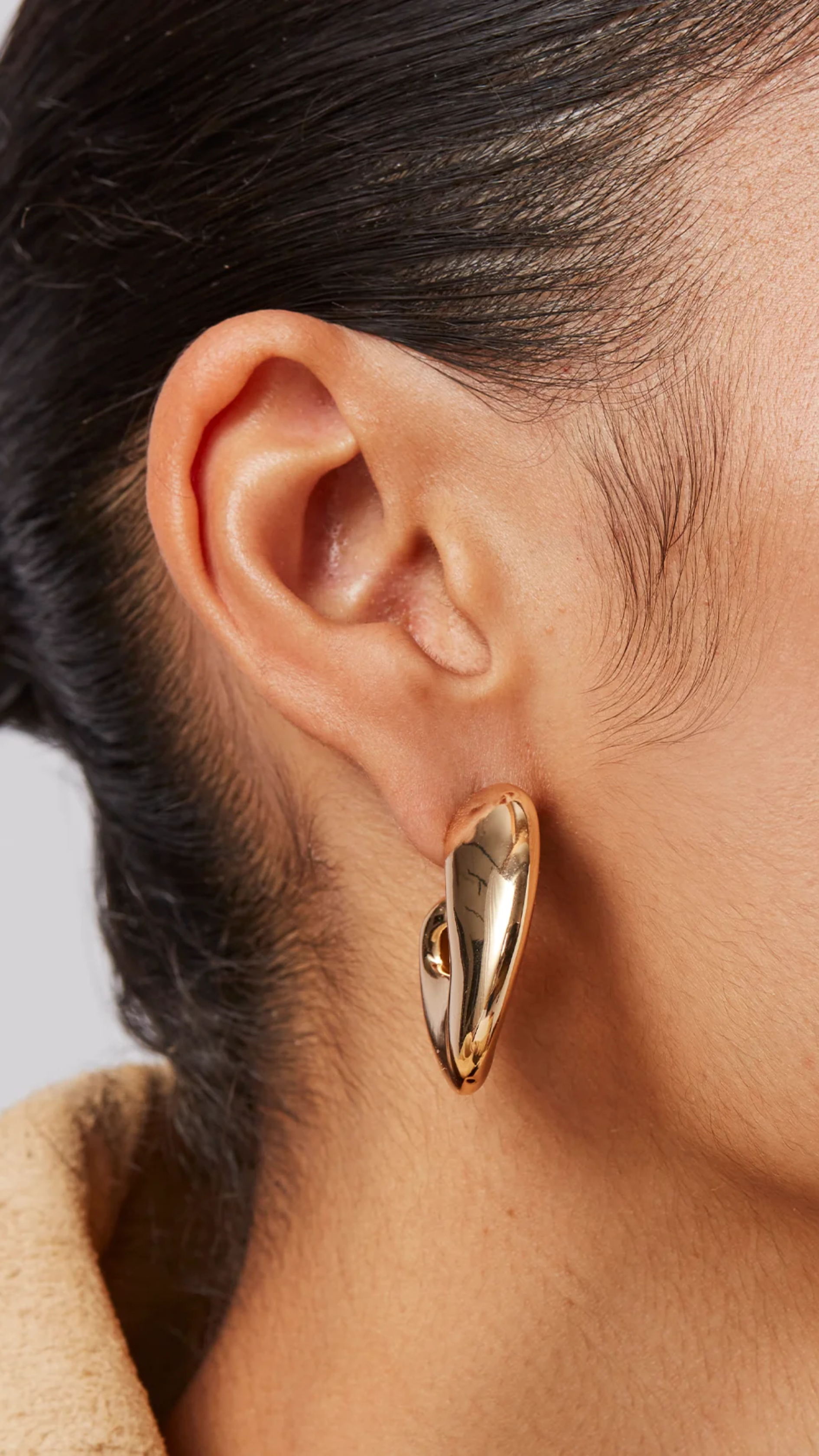 Jenny Bird Gigi Hoops in Gold
