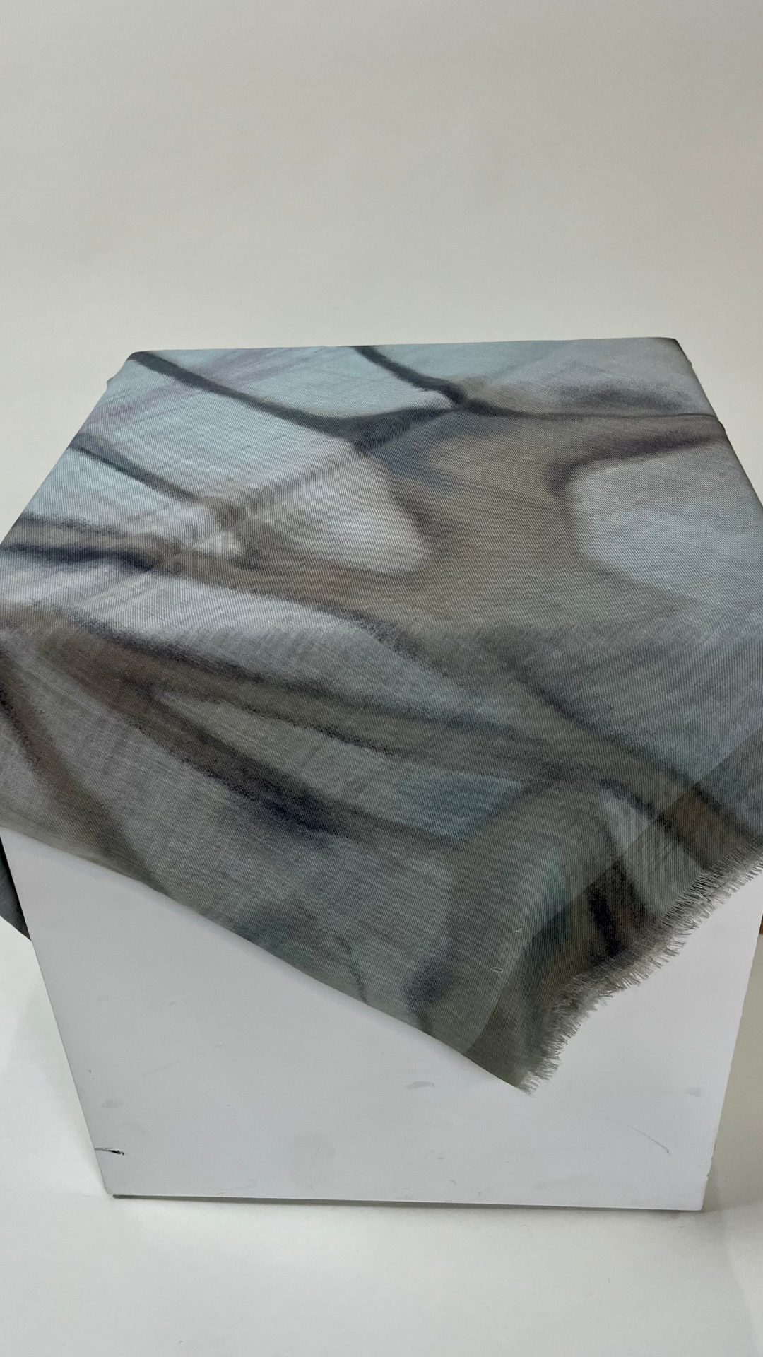 Alonpi Astridzu Square Scarf