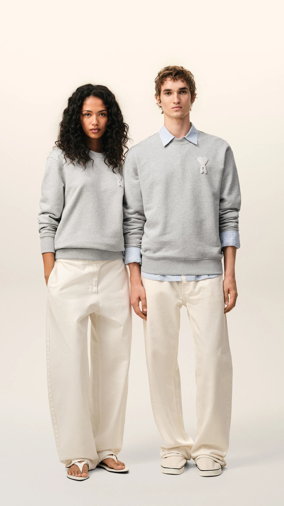 Ami Cotton Crew Ami De Coeur Patch Sweatshirt in Grey/White