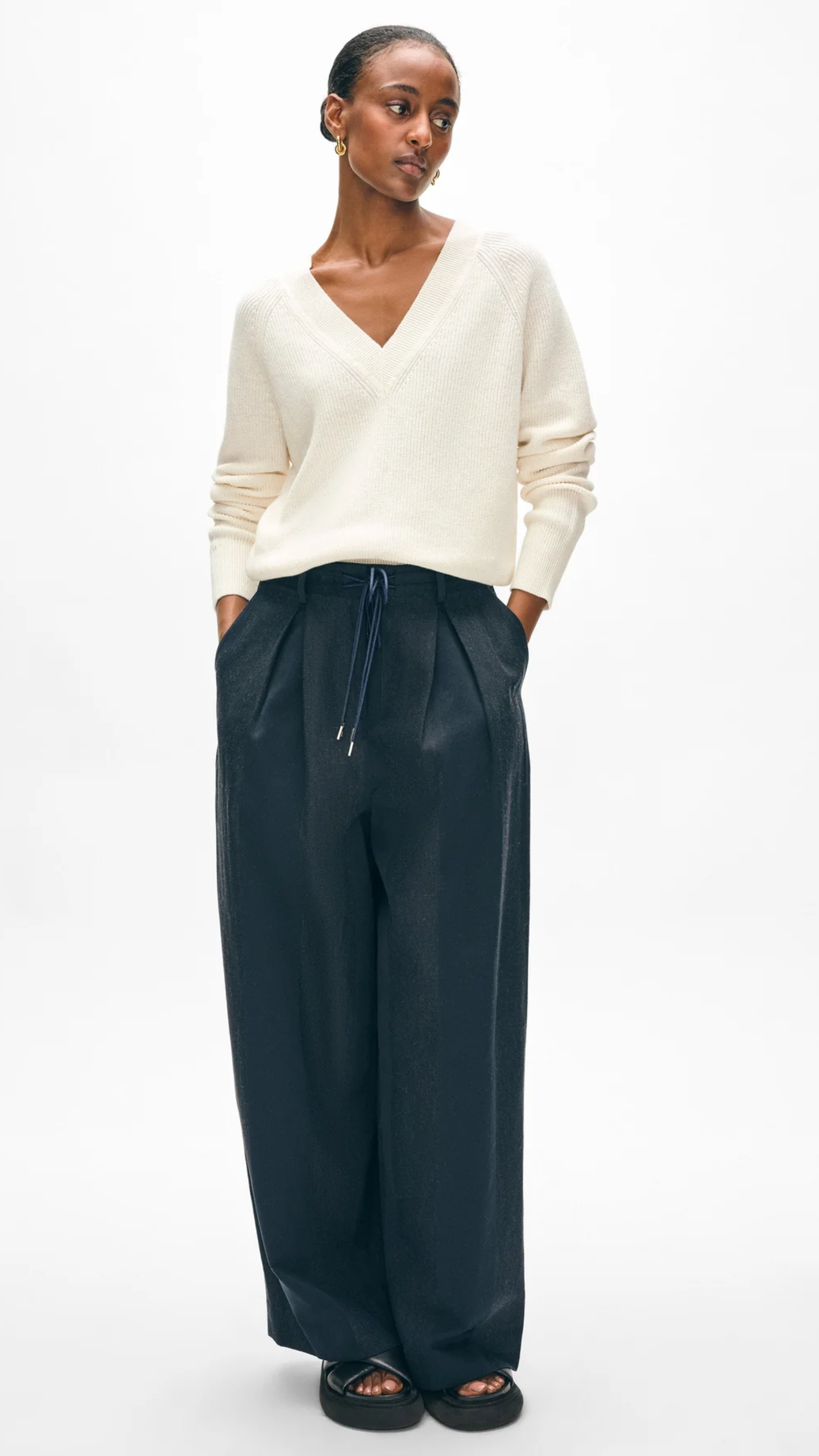 White + Warren Fine Cotton Ribbed V Neck in White