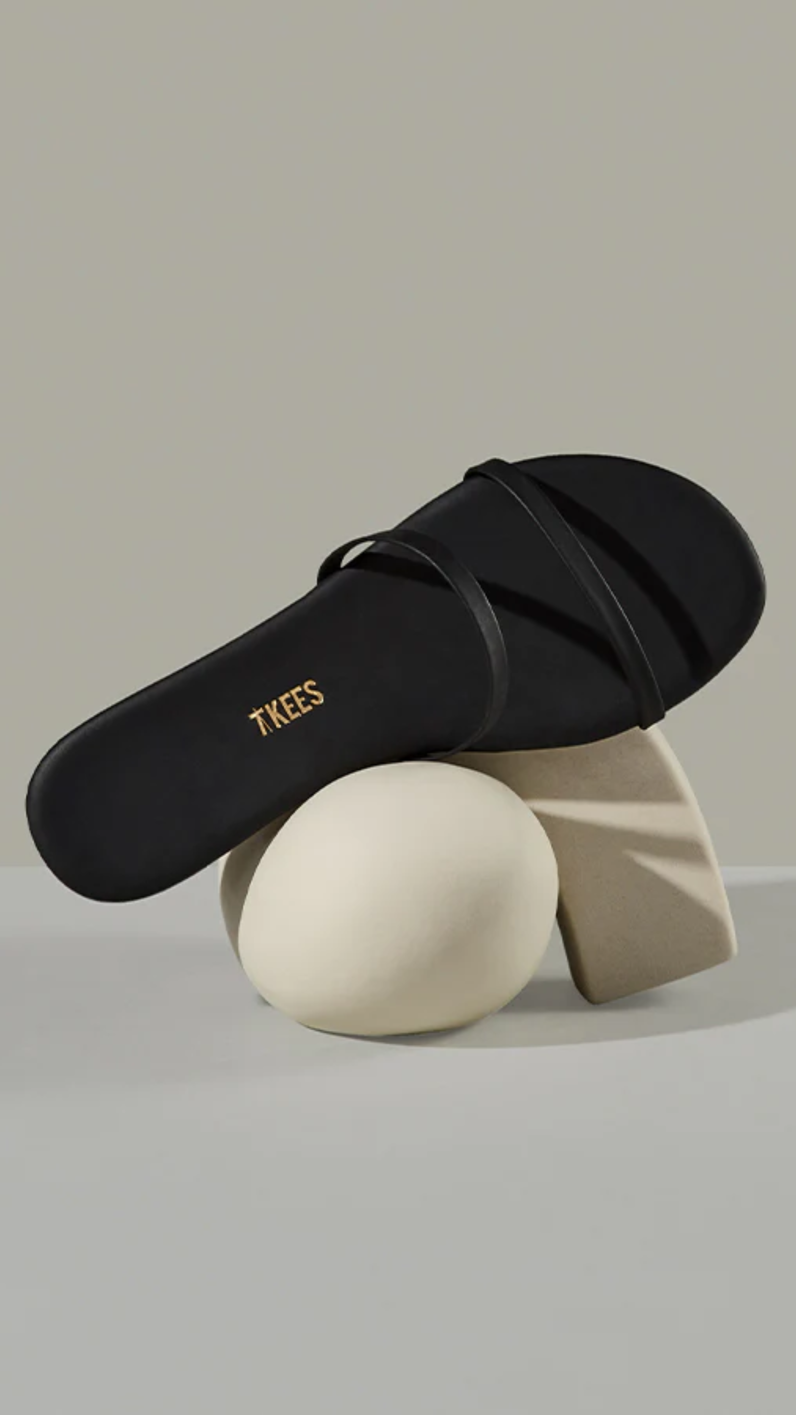 Tkees Gemma Sandal in Sable