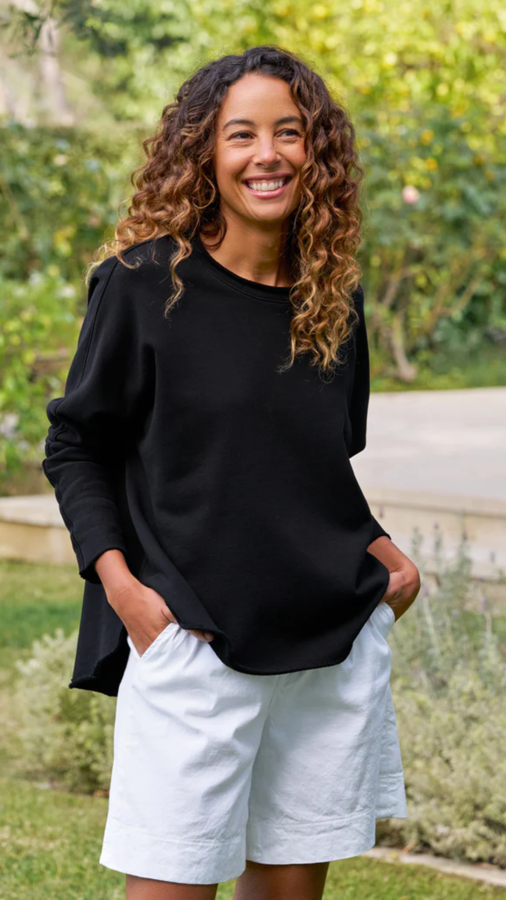 Frank & Eileen Anna Long Sleeve Capelet in Black