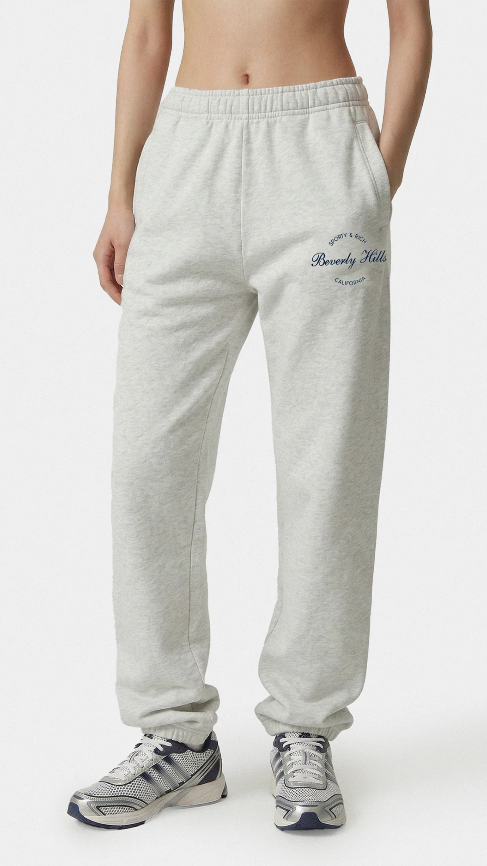 Sporty & Rich Beverly Script Sweatpant in Heather Gray