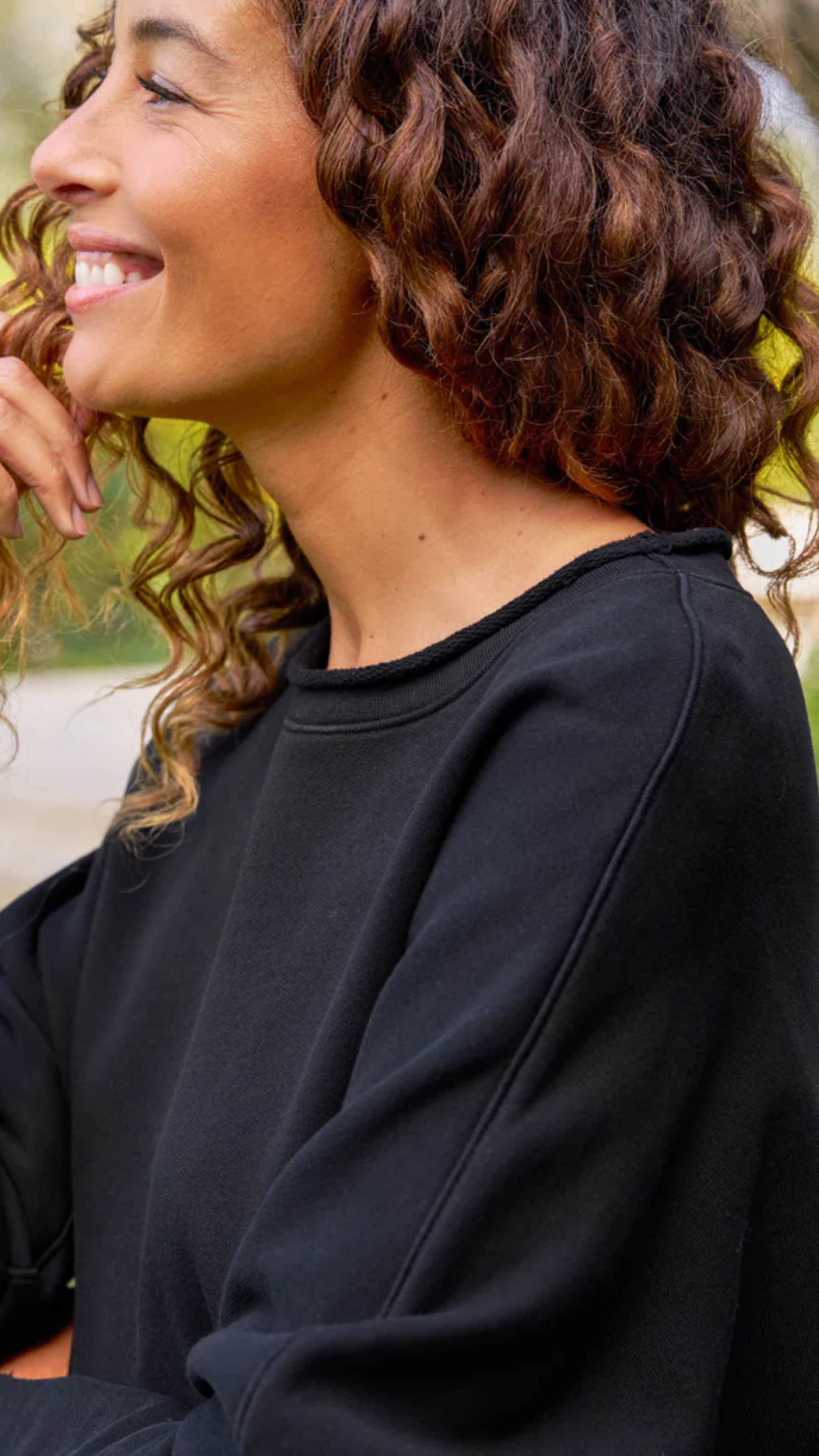 Frank & Eileen Anna Long Sleeve Capelet in Black
