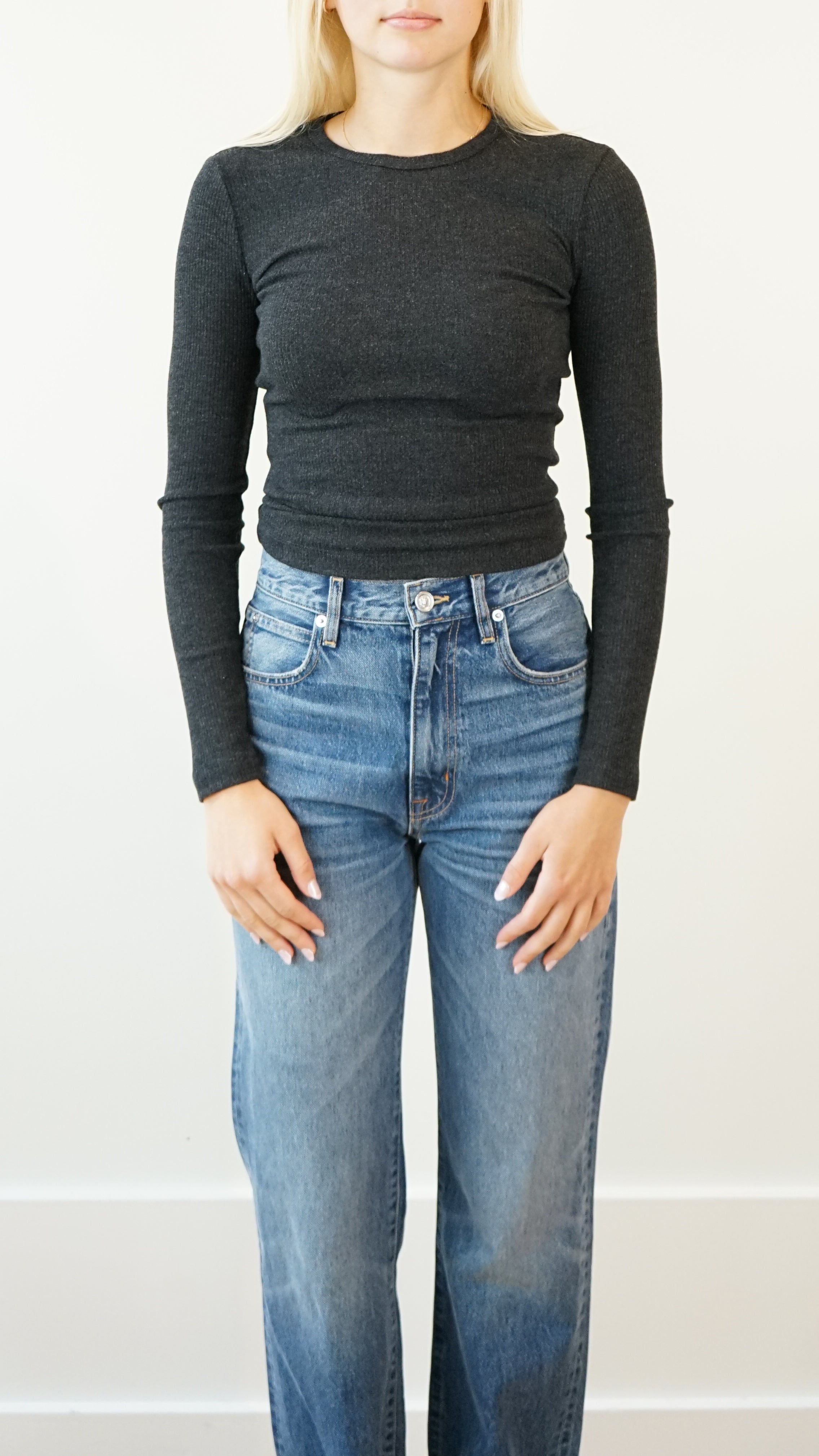 Agolde Delphi Slim Tee in Katniss