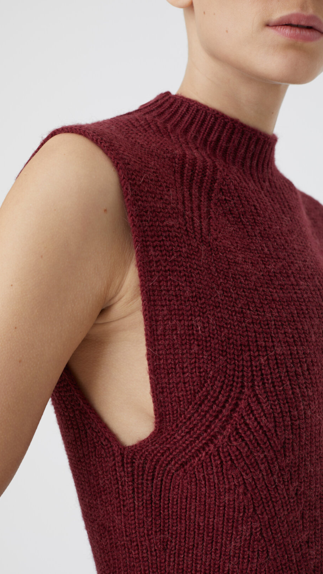 Closed Turtleneck Vest