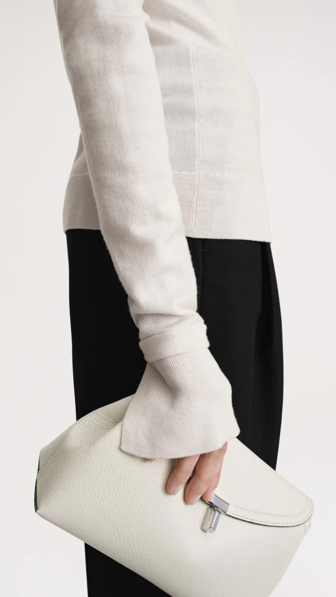 Toteme Two-tone Vneck Knit