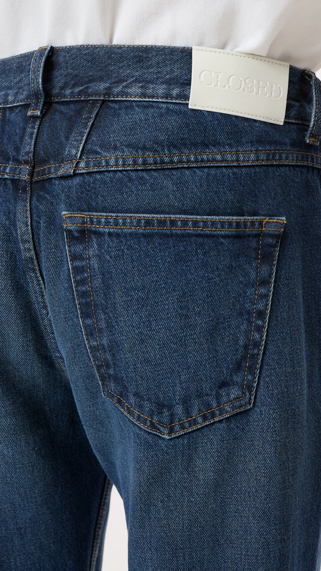 Closed Jonta Jean in Dark Blue