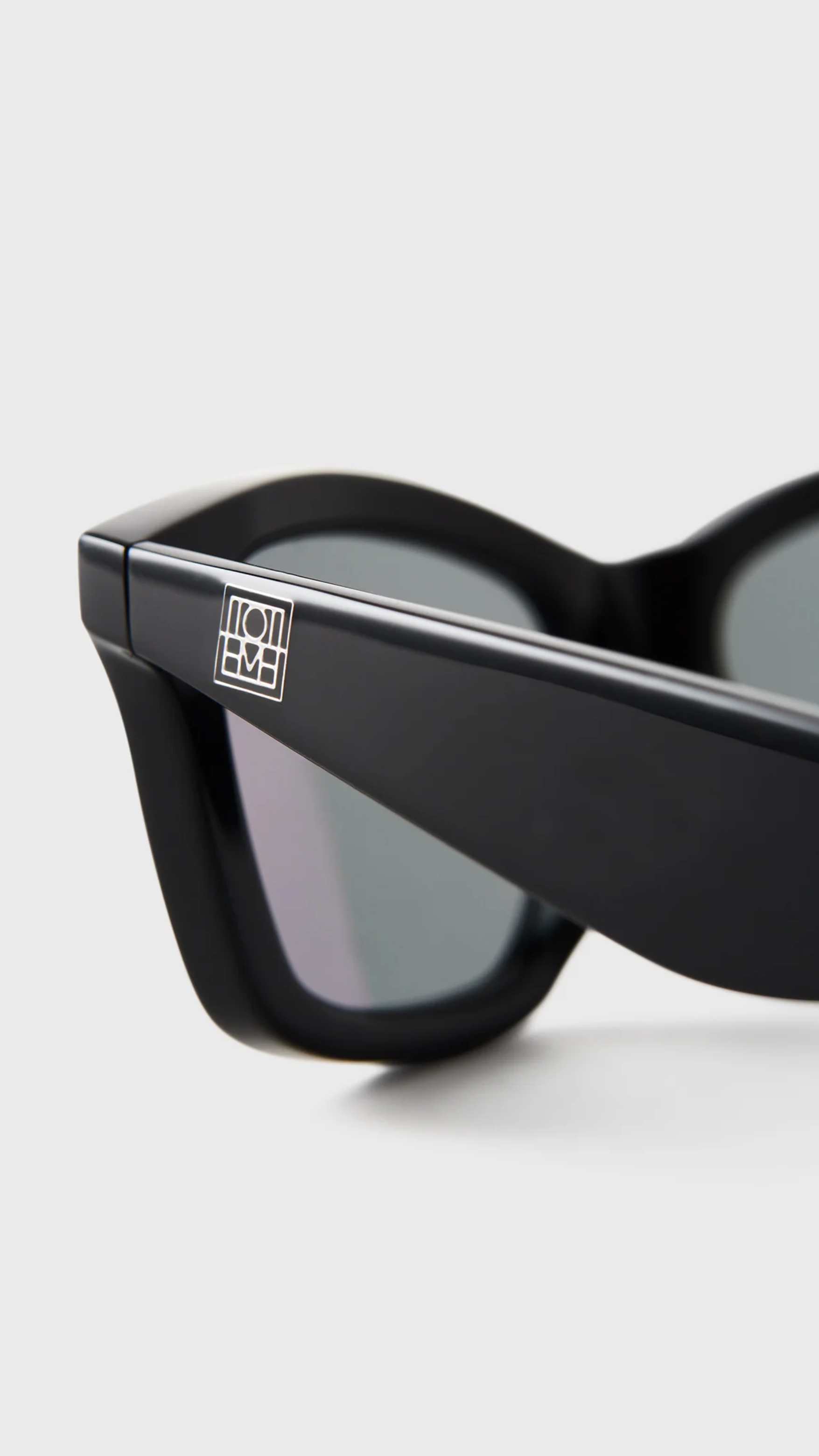 Toteme Classic Sunglasses in Black