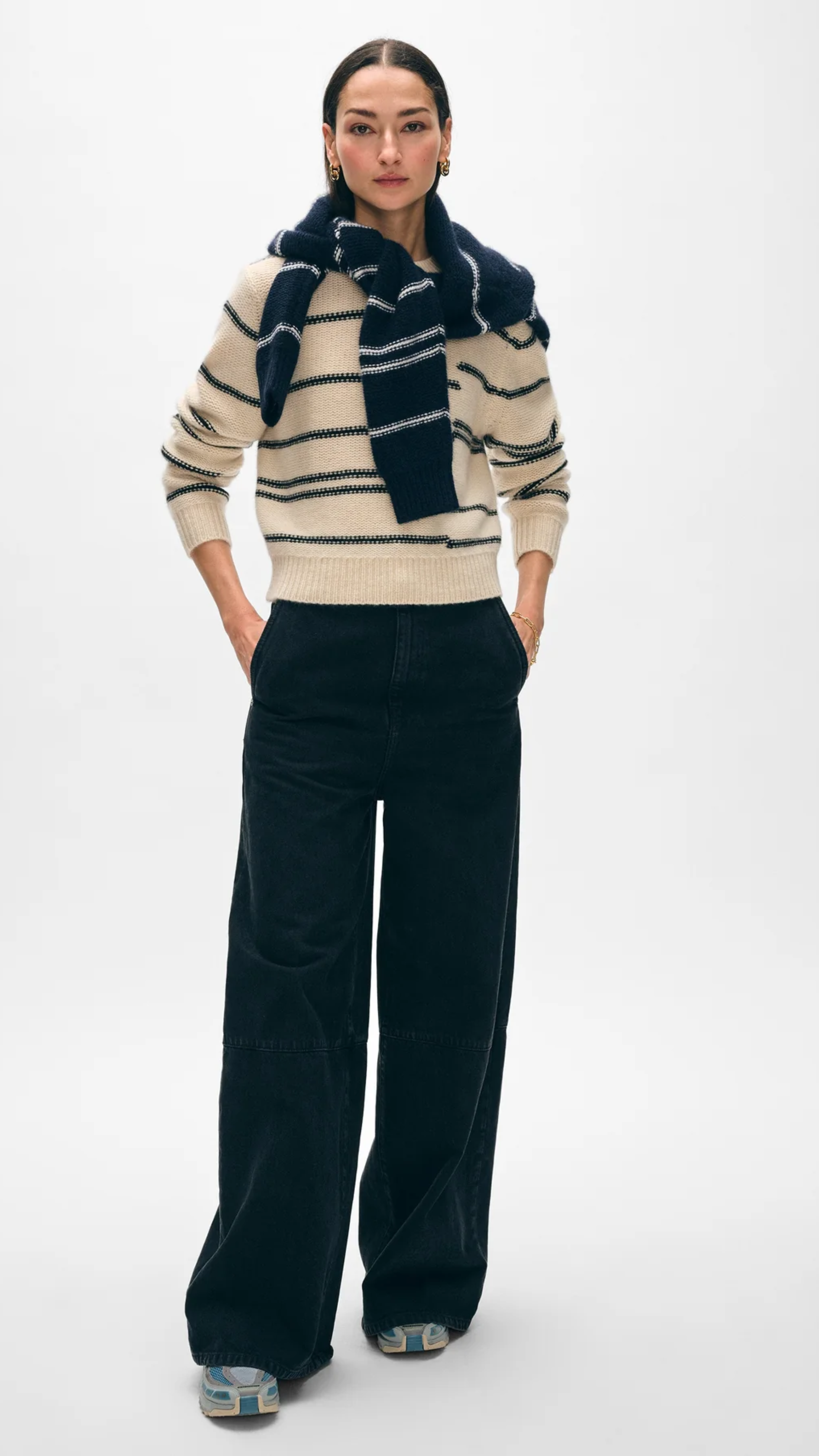 White + Warren Cashmere Broken Stripe Crew in Natural Black