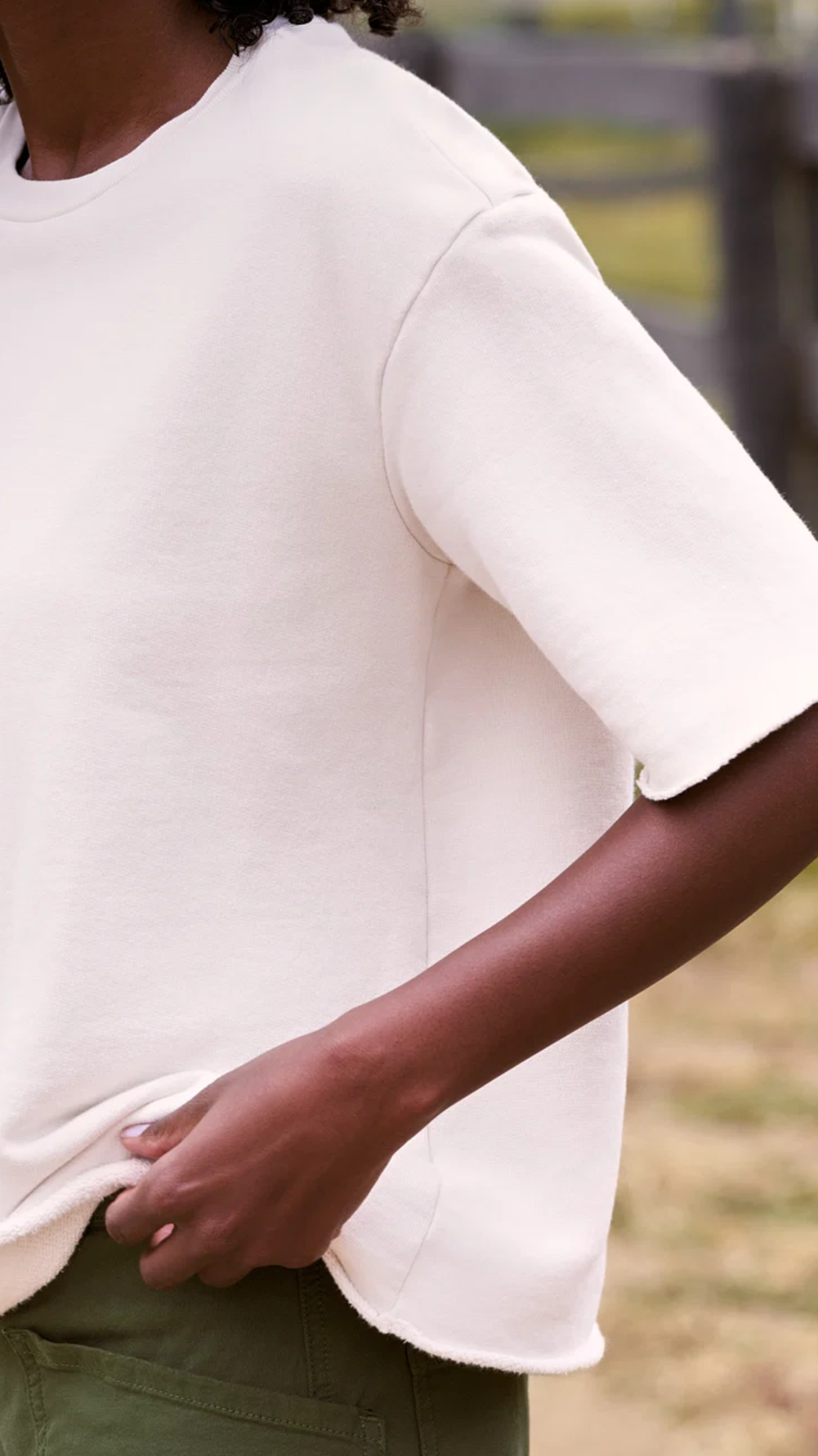 Frank & Eileen Perry Crew Sweatshirt Tee in Vintage White