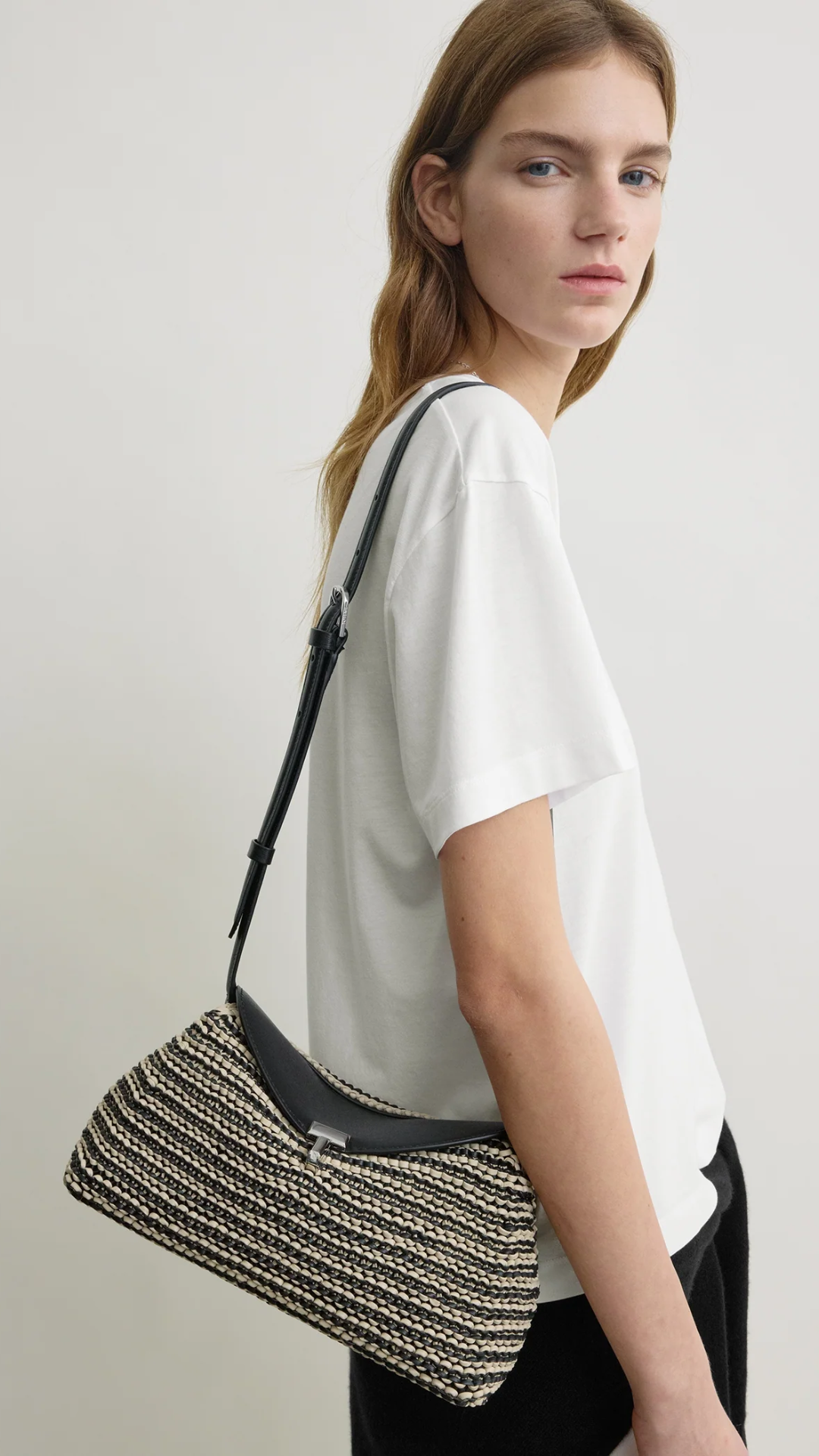 Toteme T-lock Woven-Leather Clutch in Black/Sand