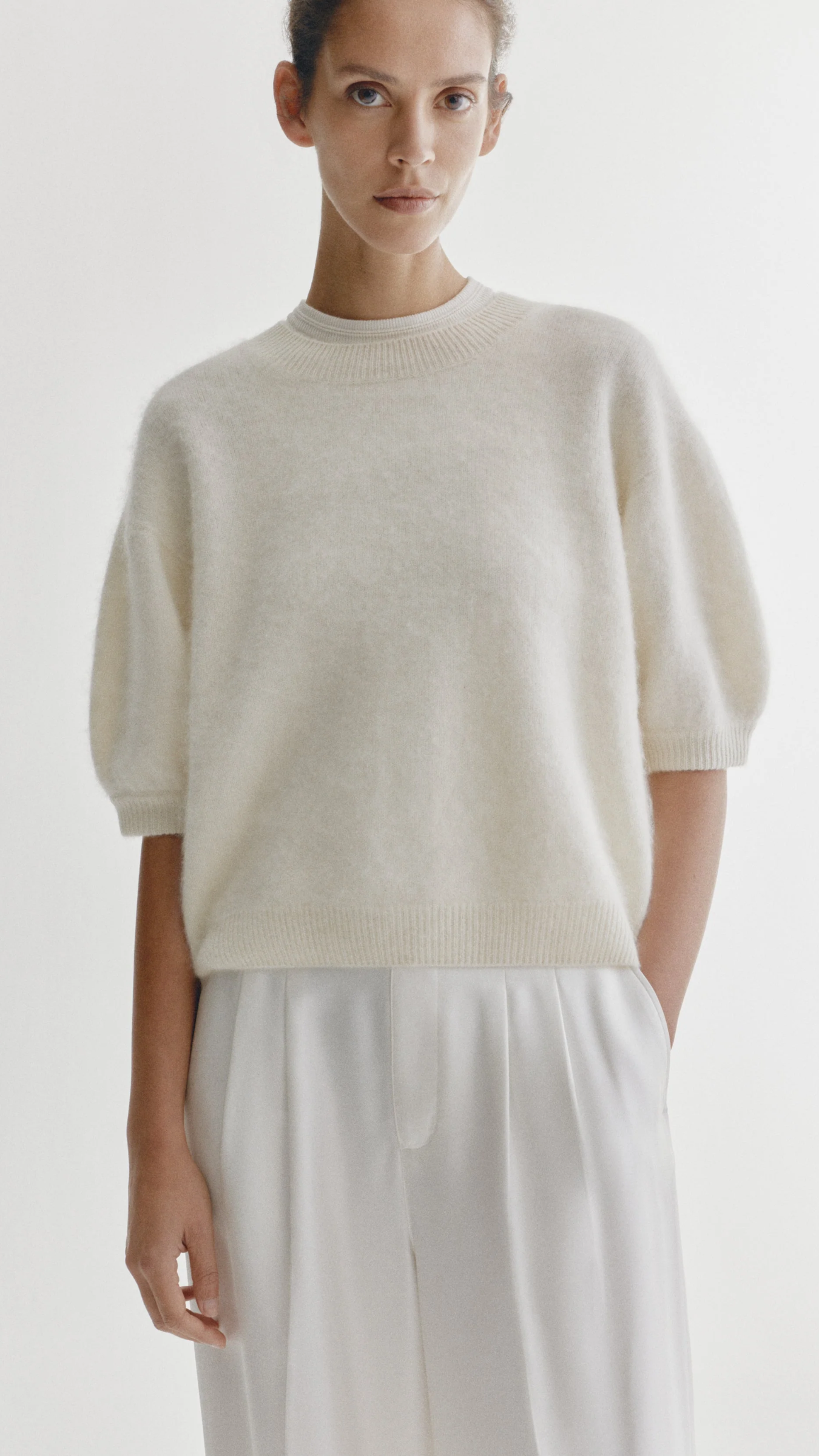 Lisa Yang Juniper Brushed Cashmere Sweater in Cream