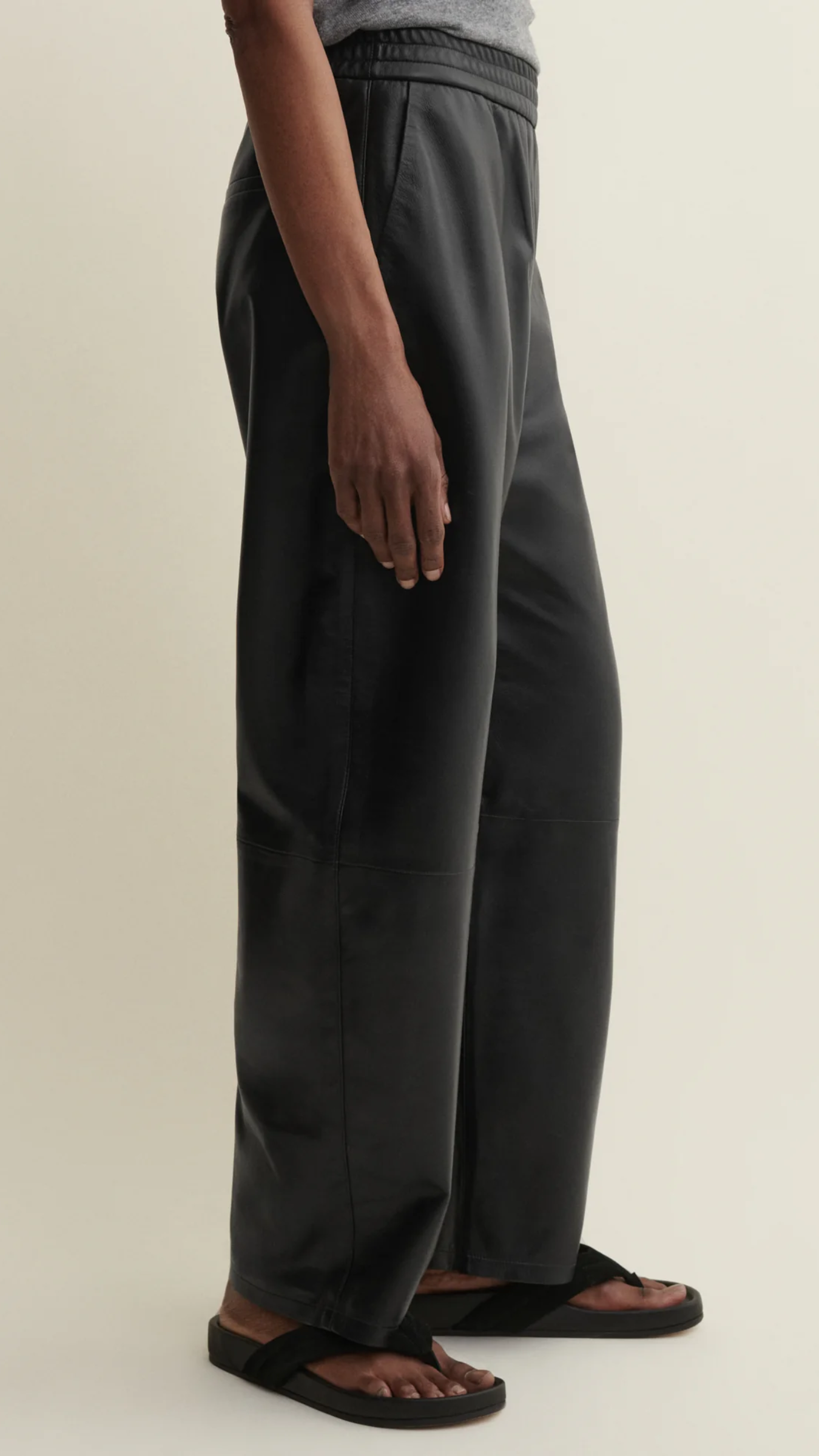 Arma Noa Leather Barrel Trousers in Black