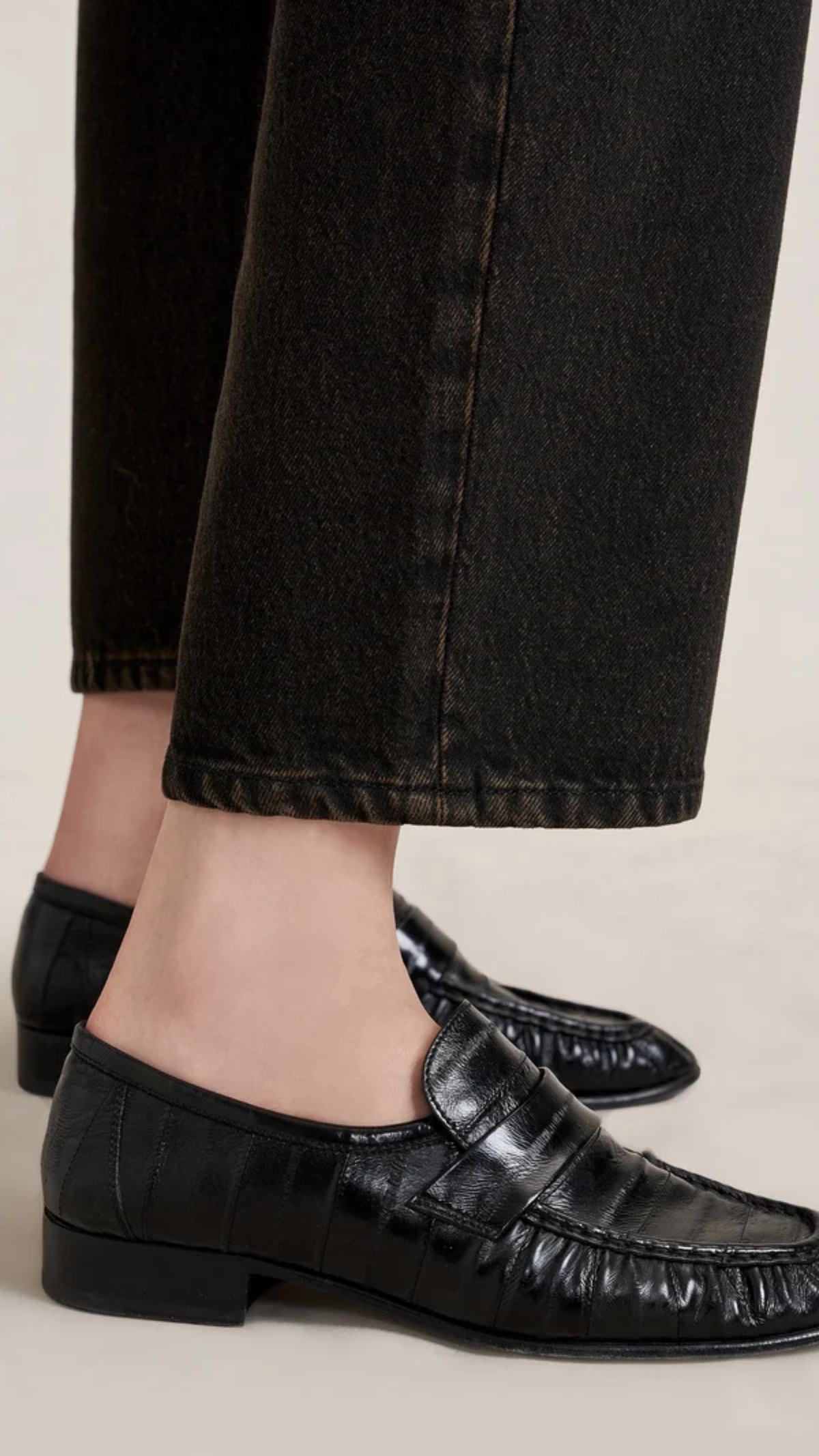 La Ligne The Marilyn Mid-Rise Barrel Jean in Chocolate Acid
