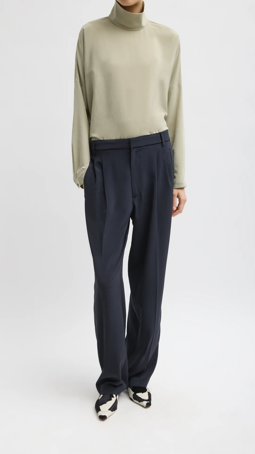 Tibi Relaxed Suiting Derrick Trouser in Navy