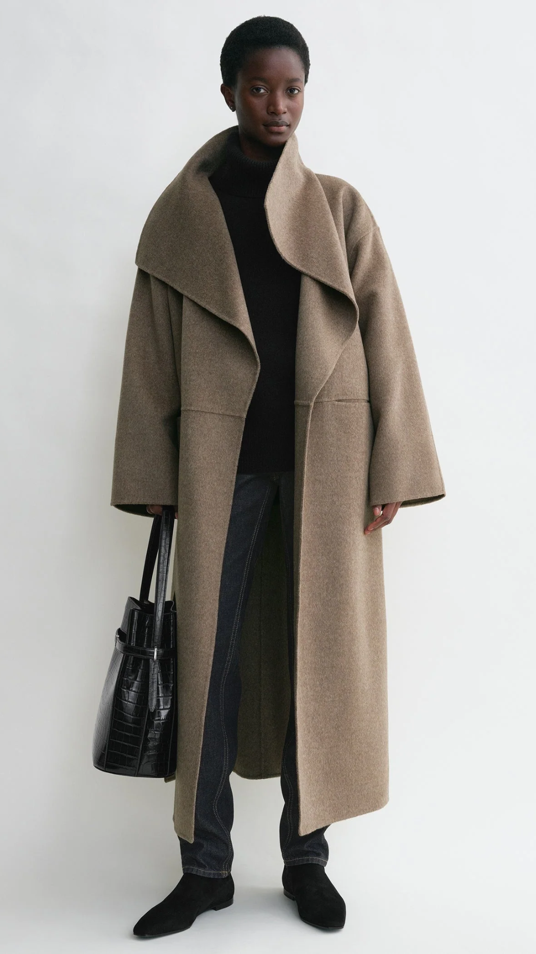 Toteme Signature Wool Cashmere Coat in Oak