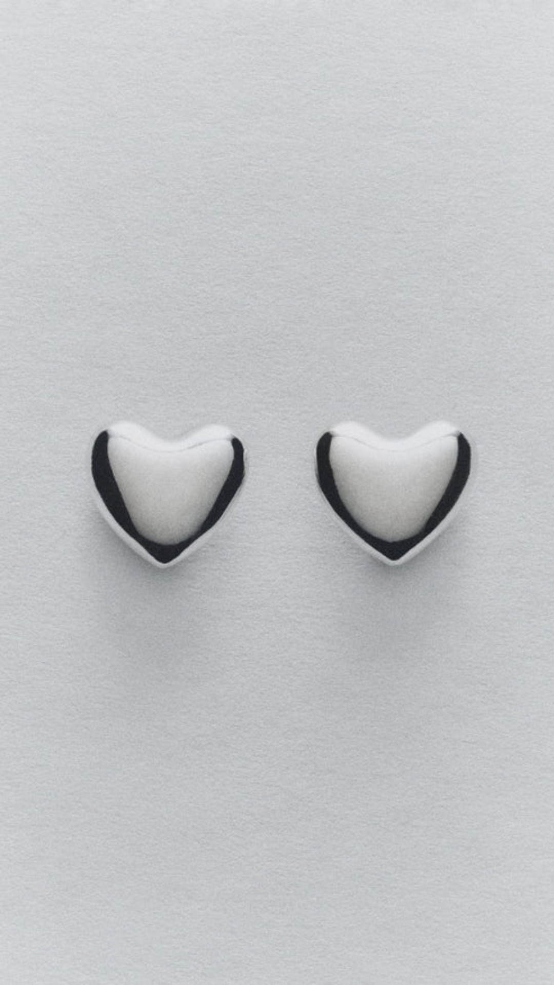 Annika Inez Voluptuous Heart Earring Small