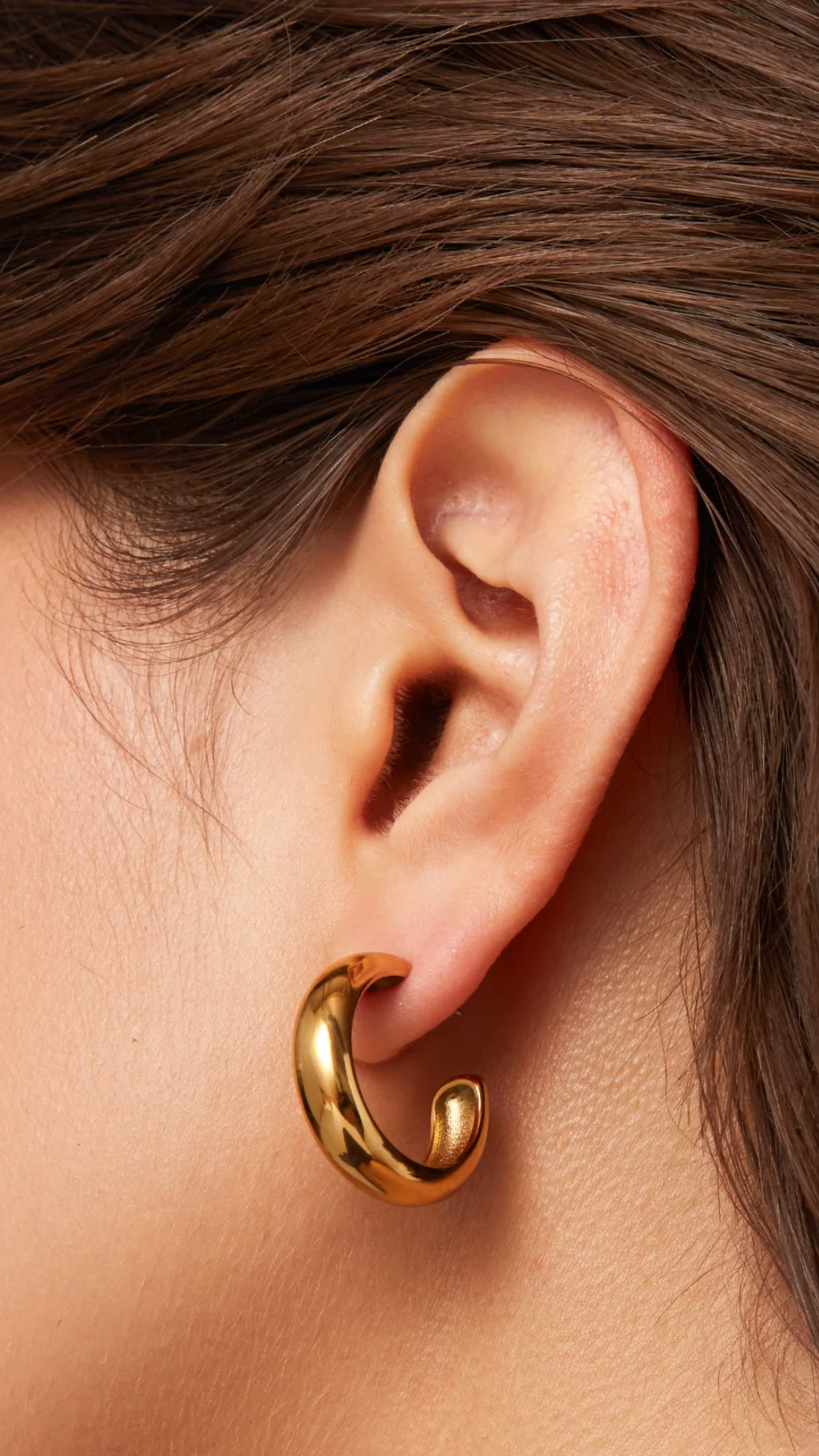 Jenny Bird Staple Hoops Medium in Gold