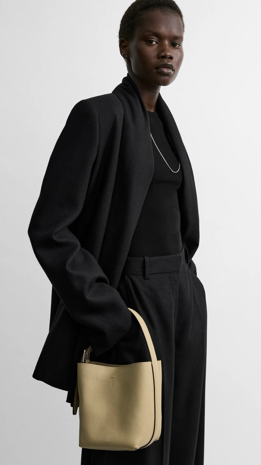 Toteme Petite Belted Grained-Leather Tote in Cashew