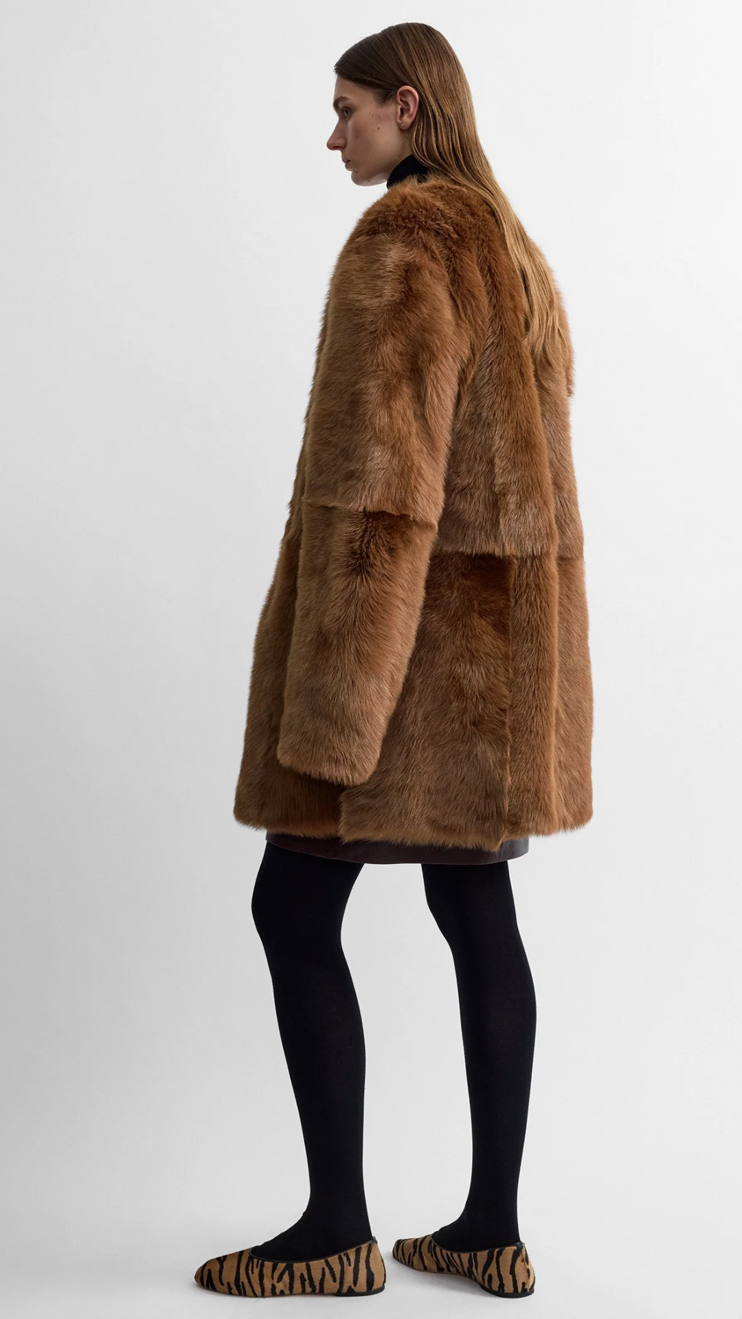 Toteme Short Silky Shearling Coat in Ginger