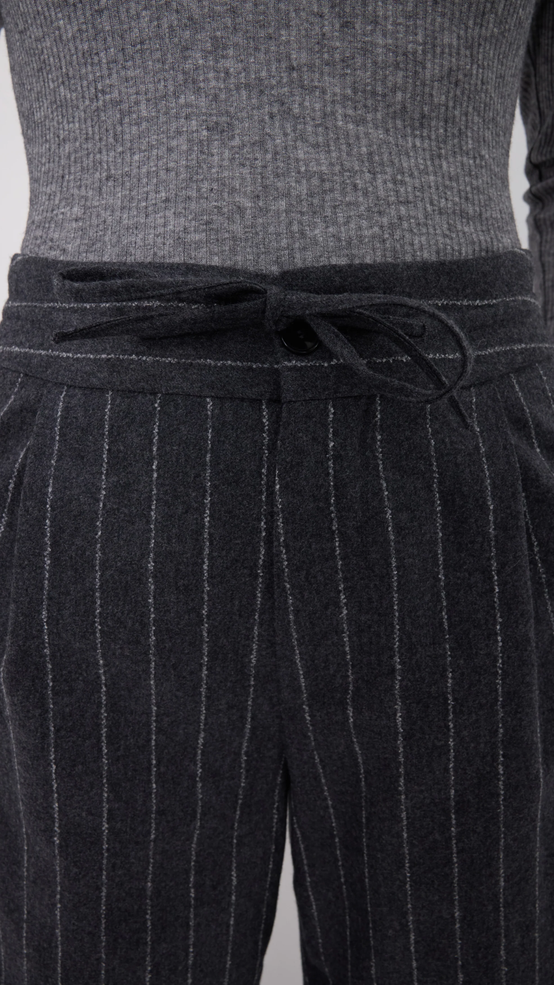 LouLou de Saison Lizzie Straight Leg Pant in Anthracite