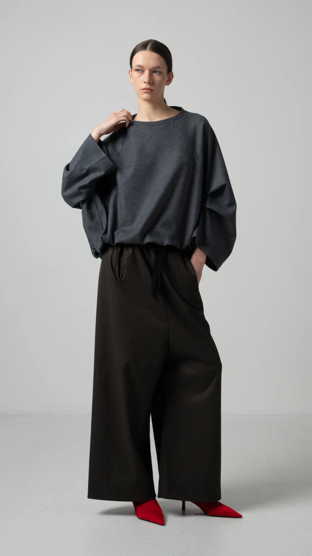 Cog The Big Smoke Orly Tucked Sleeve Top in Charcoal