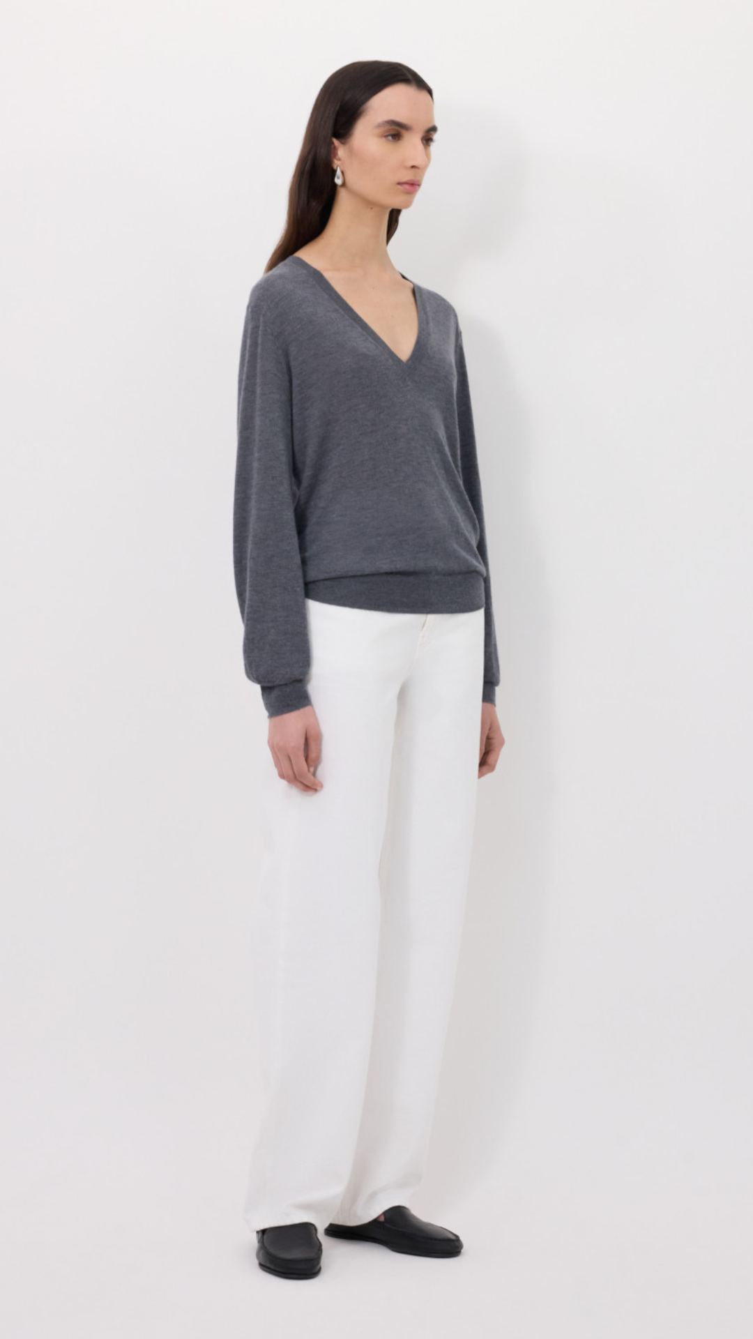 LouLou de Saison Julio V Neck Fine Knit Sweater in Anthracite
