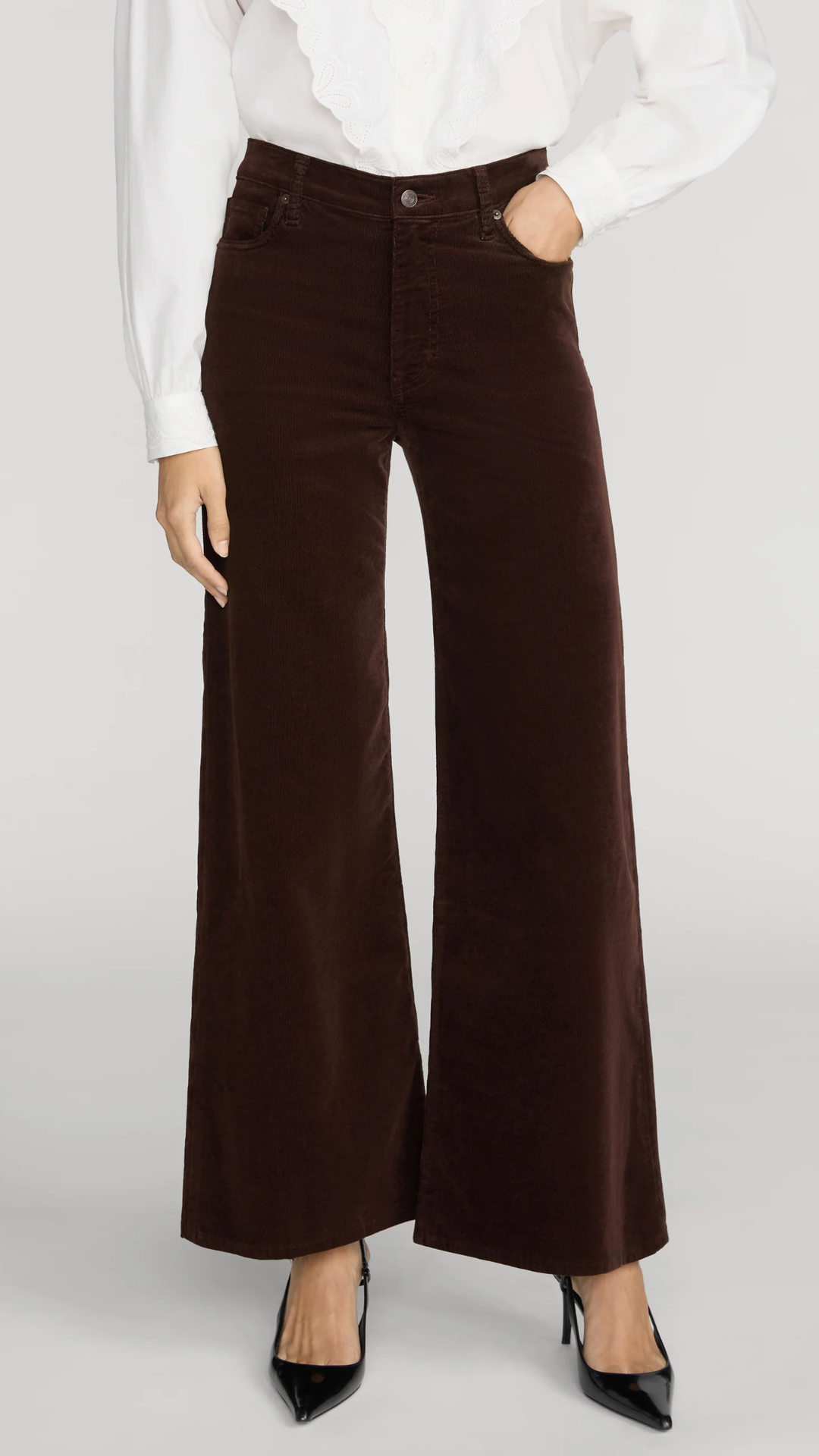 Frame The Corduroy Swing Jean in Espresso
