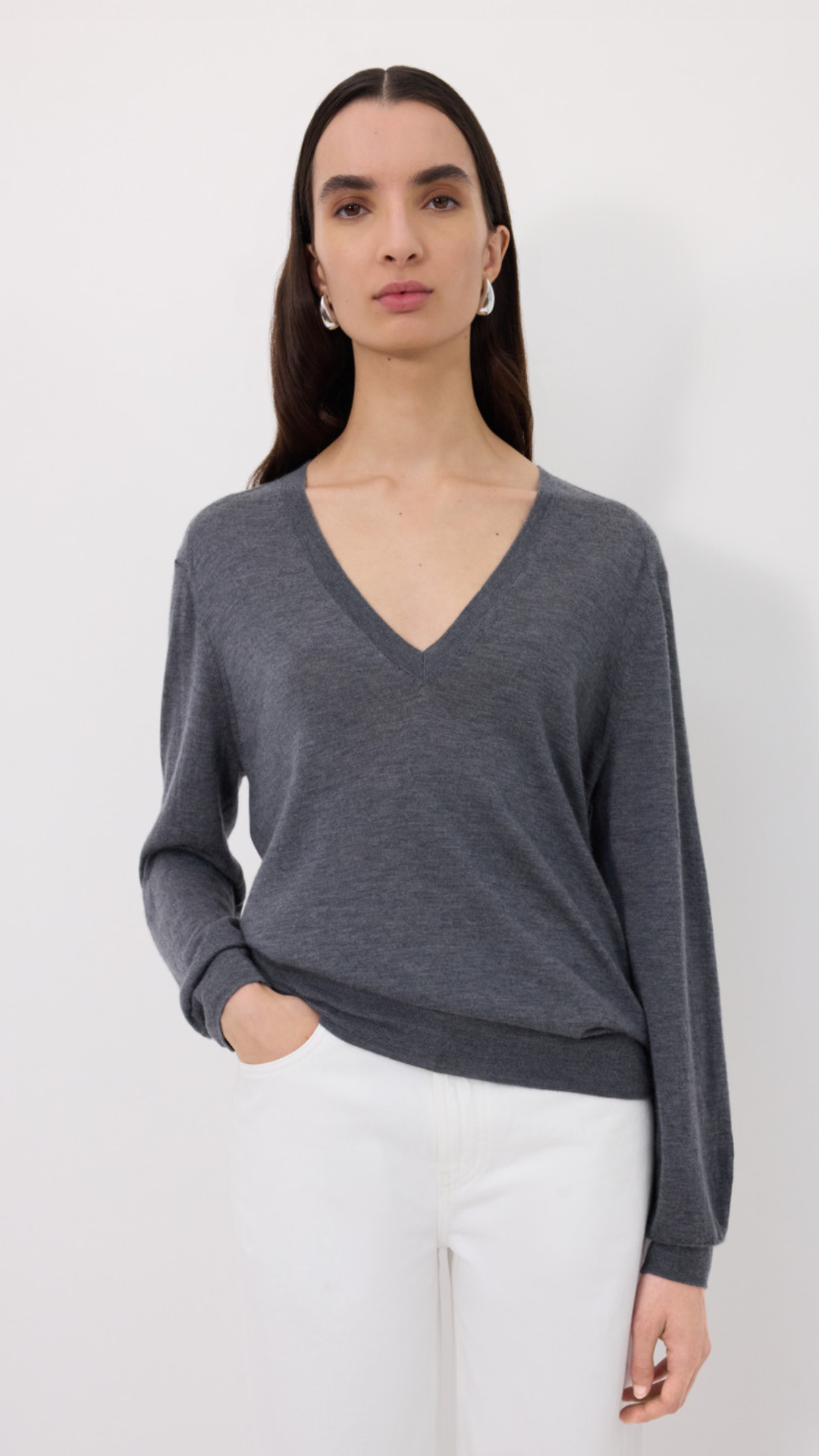 LouLou de Saison Julio V Neck Fine Knit Sweater in Anthracite