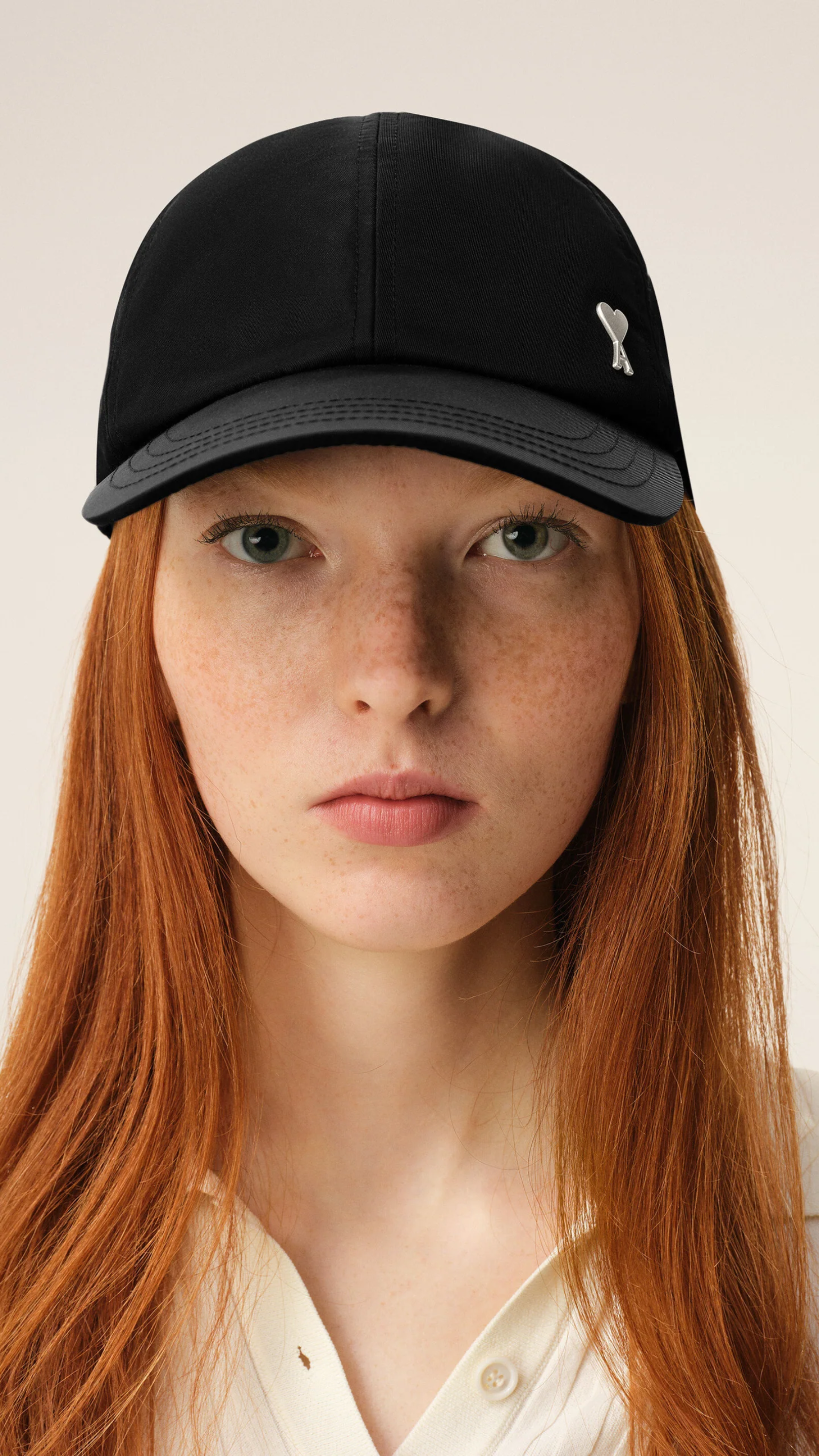 Ami De Coeur Stud Cap in Black