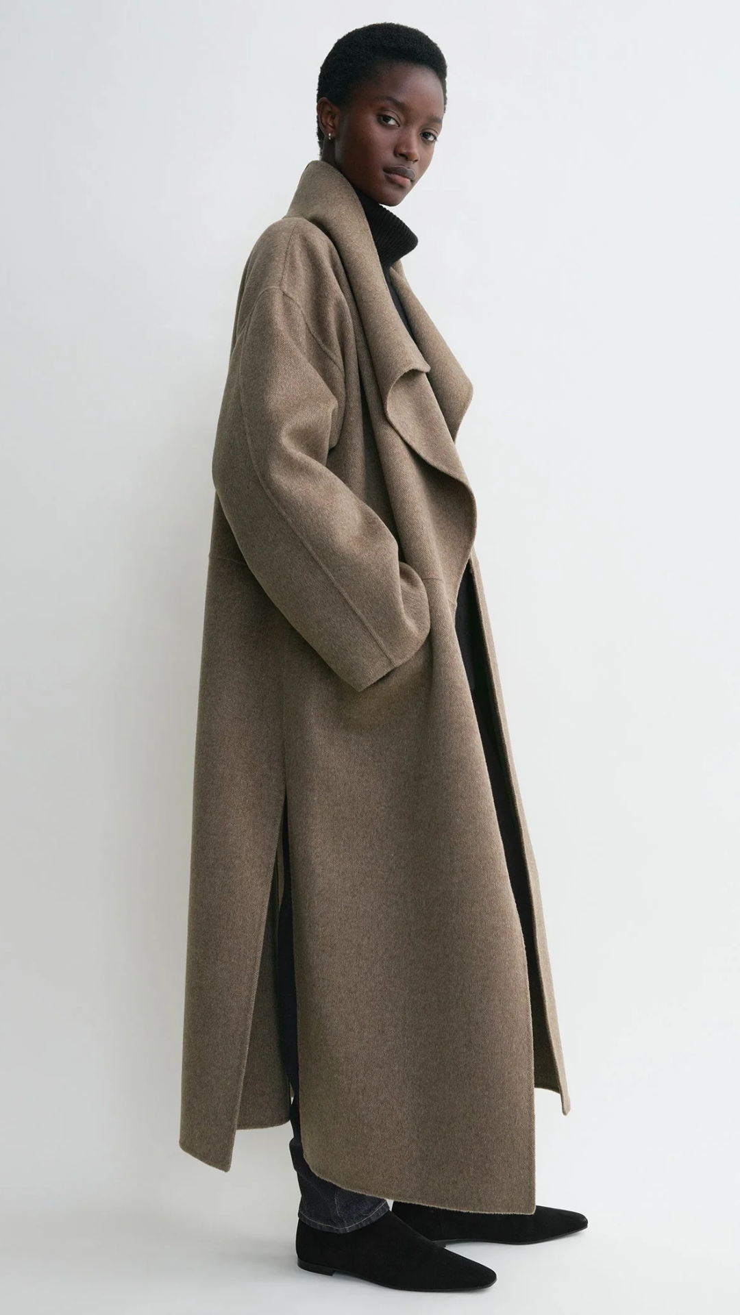 Toteme Signature Wool Cashmere Coat in Oak